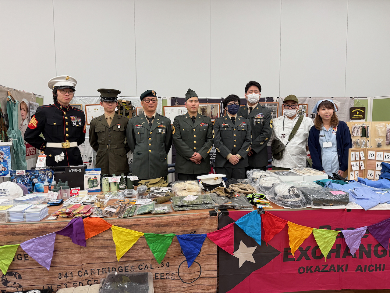 愛知県の米軍放出品ショップ「BaseEXCHANGE」によるブース「841女性兵士」