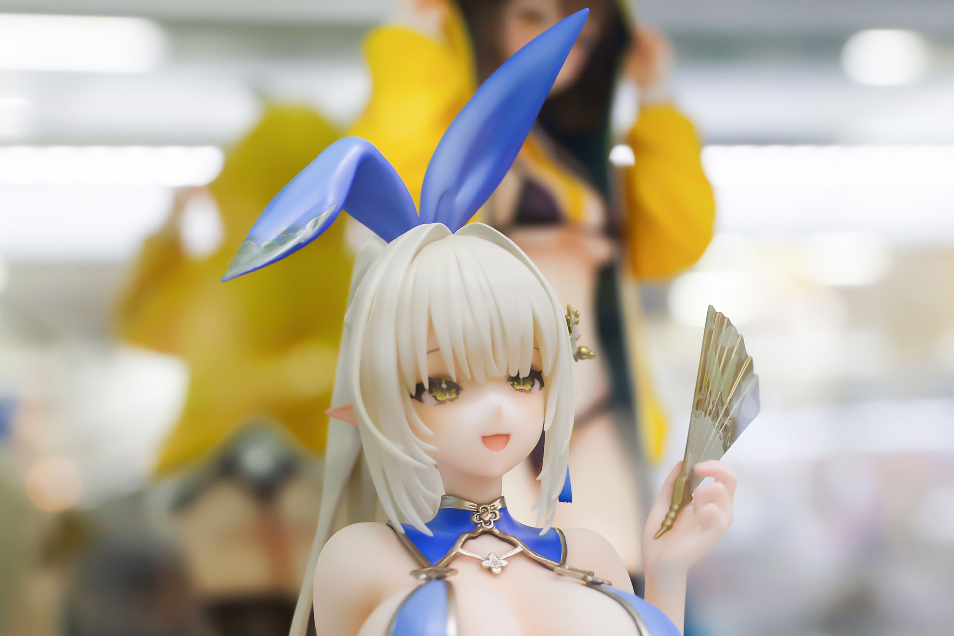 FymriE氏の描く繊細なイラストが見事に再現されている