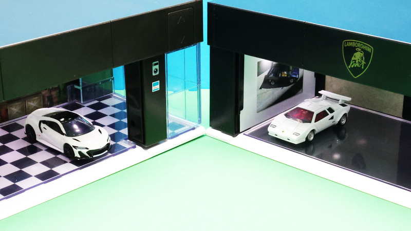 ｔｏｍｉｃａ ＧＡＲＡＧＥ ＰＲＥＭＩＵＭ ＢＬＡＣＫ Ｅｄｉｔｉｏｎ（左）／ｔｏｍｉｃａ ＧＡＲＡＧＥ Ｌａｍｂｏｒｇｈｉｎｉ Ｅｄｉｔｉｏｎ（右）