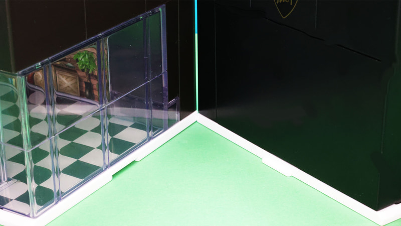 ベースに向かって右にメス、左にオスのツメがあります