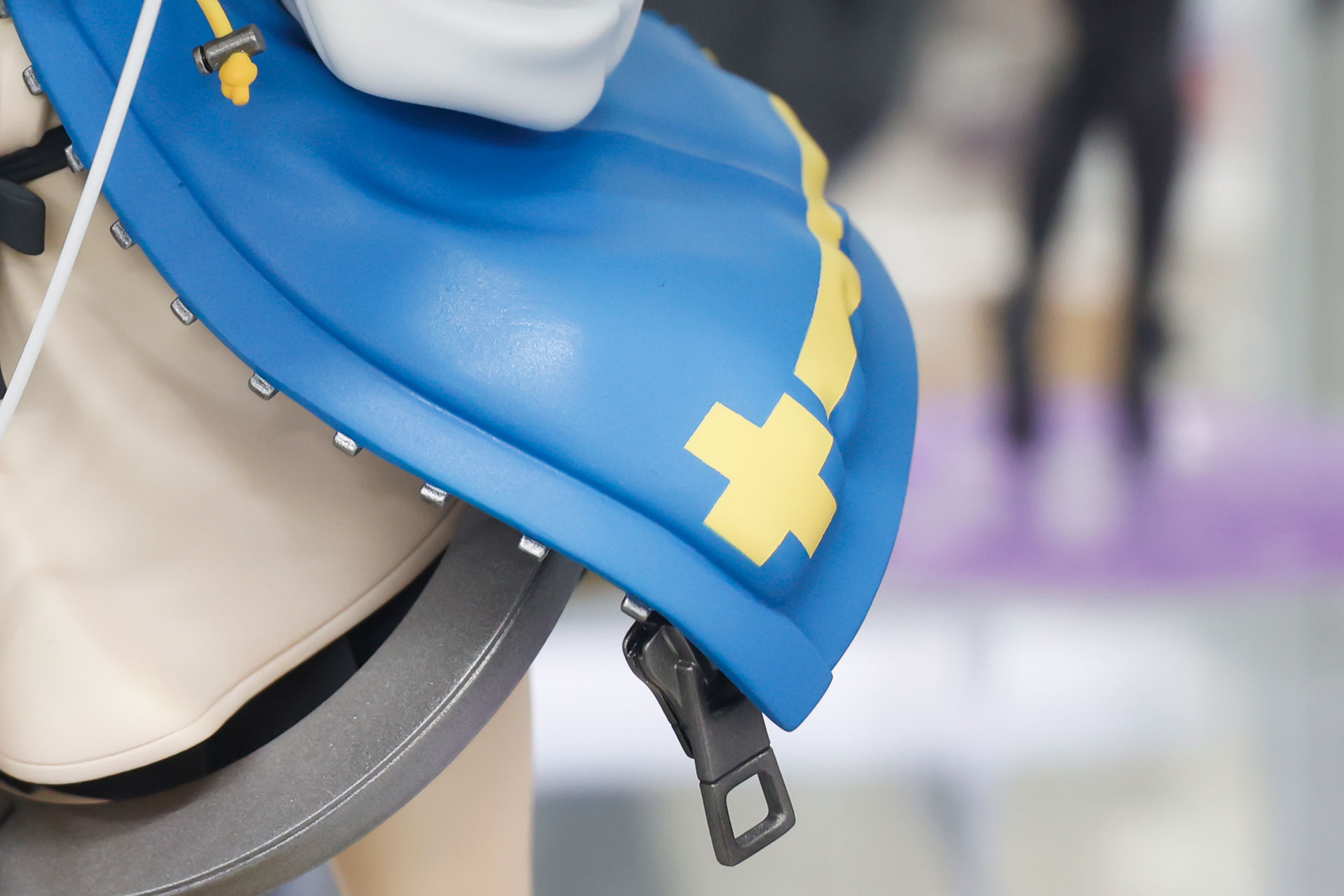 この青いジャケットの色が、ブリジットらしさを感じさせる部分だ