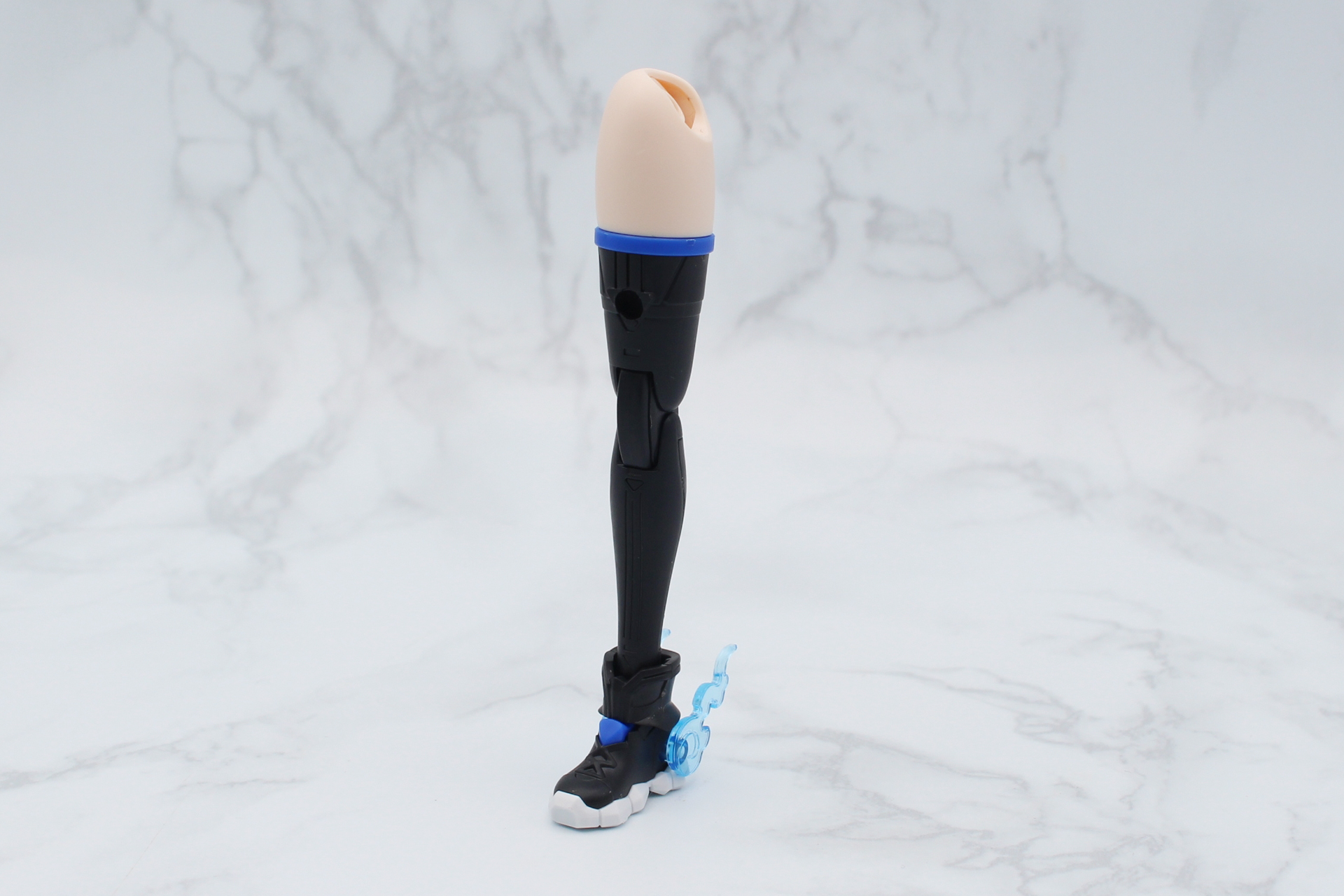 それぞれを繋げて右脚が完成