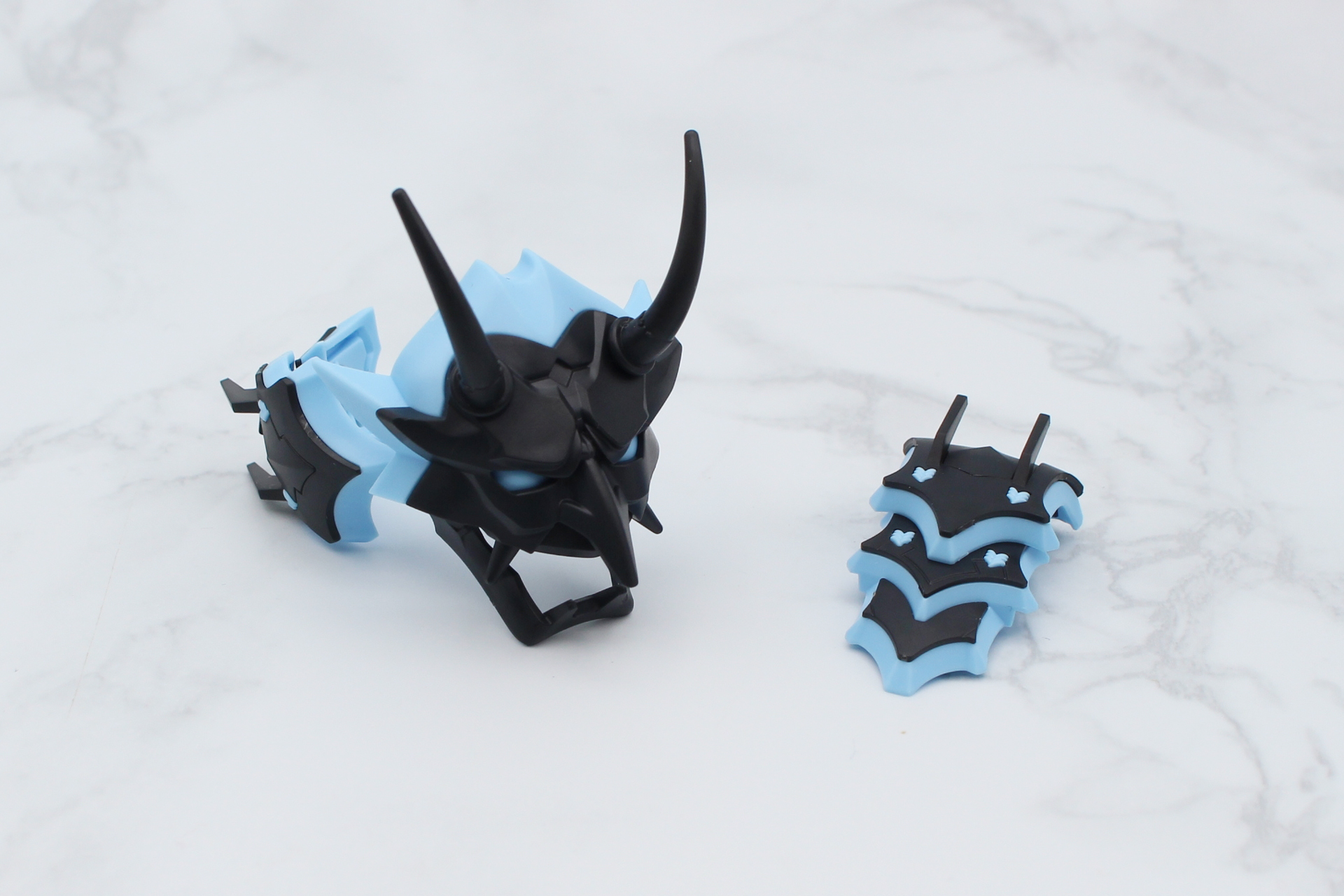 両肩のアーマーが完成