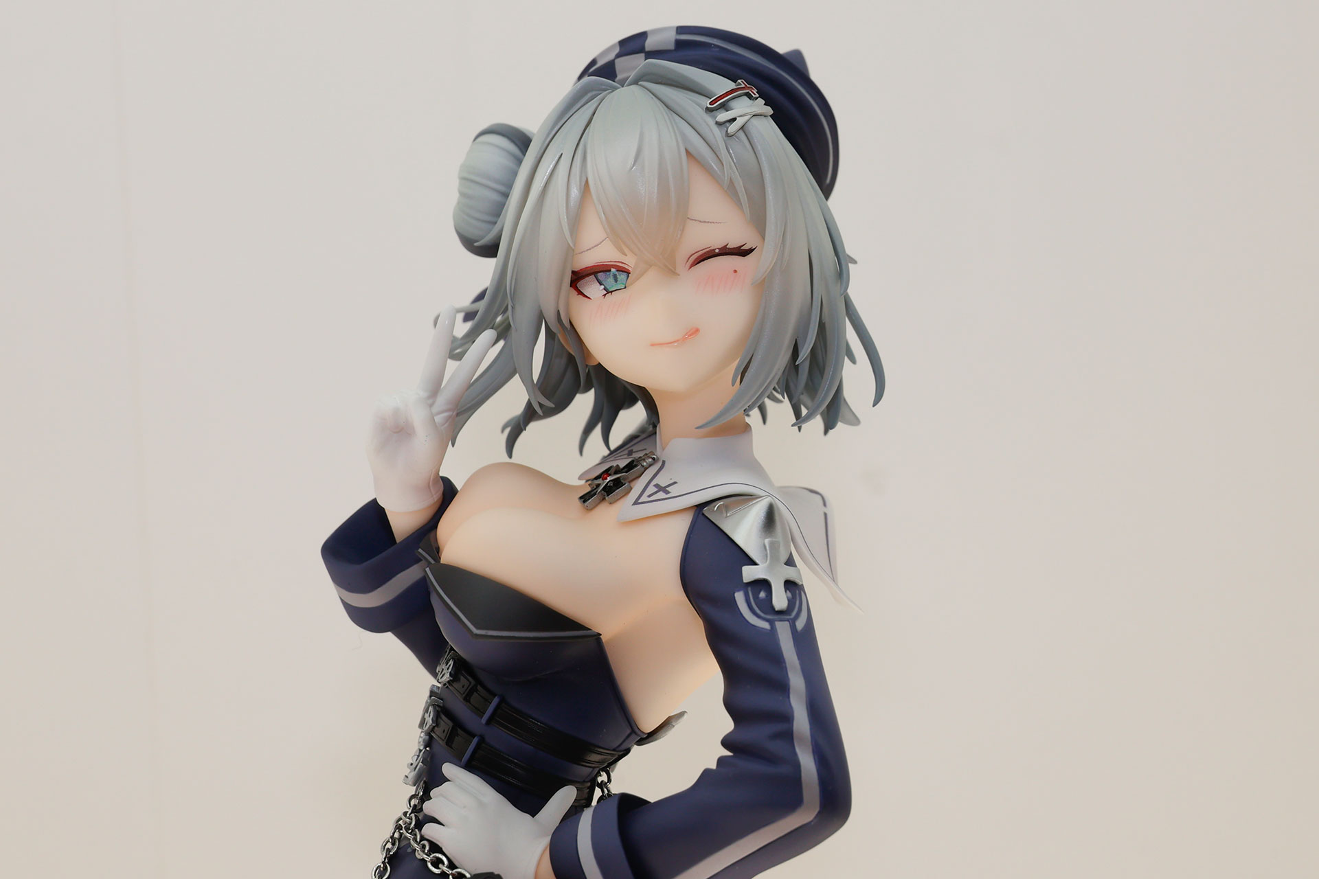 同じくエレガントから発売される「ヤーデ」