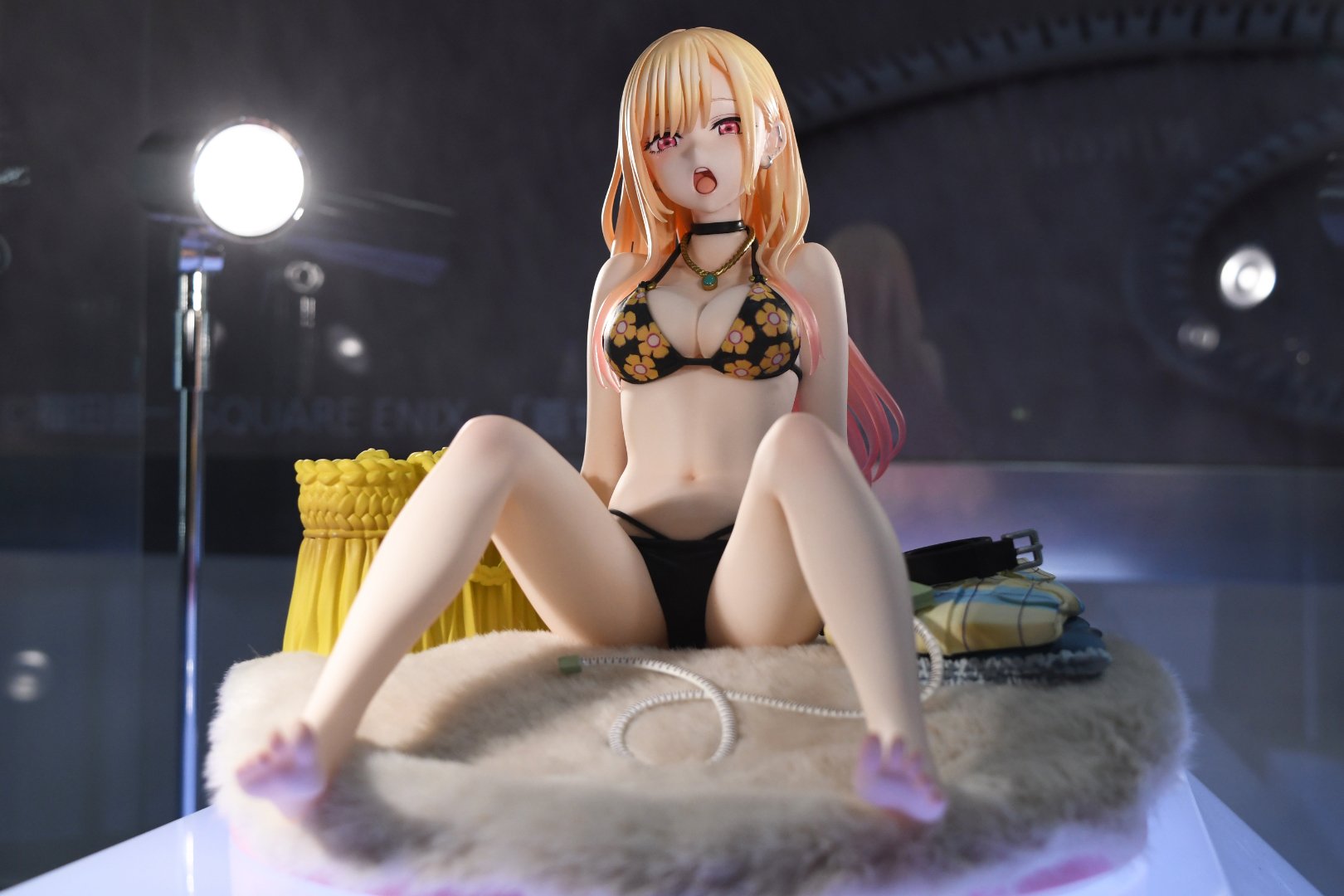 クリアパーツとグラデーション塗装で喜多川海夢の綺麗な髪を見事に再現