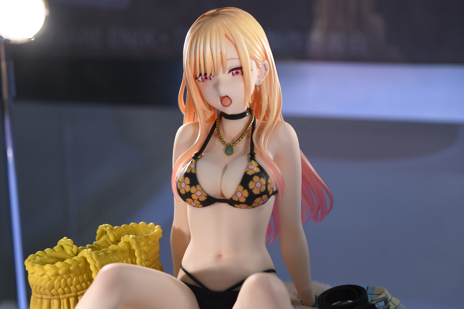 クリアパーツとグラデーション塗装で喜多川海夢の綺麗な髪を見事に再現