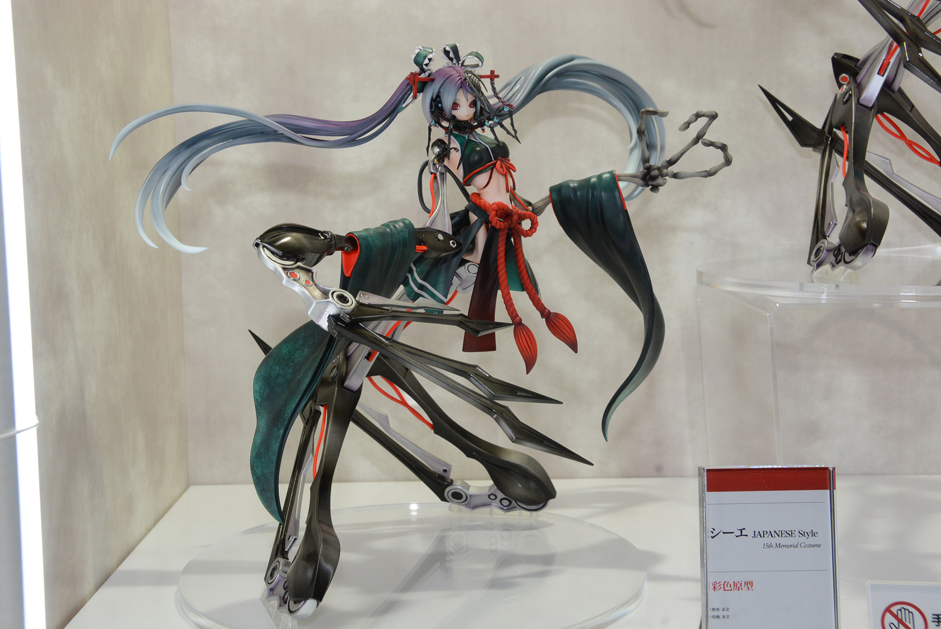 シルエットとディテール、構造、フィギュア文化の先端と言える商品だ