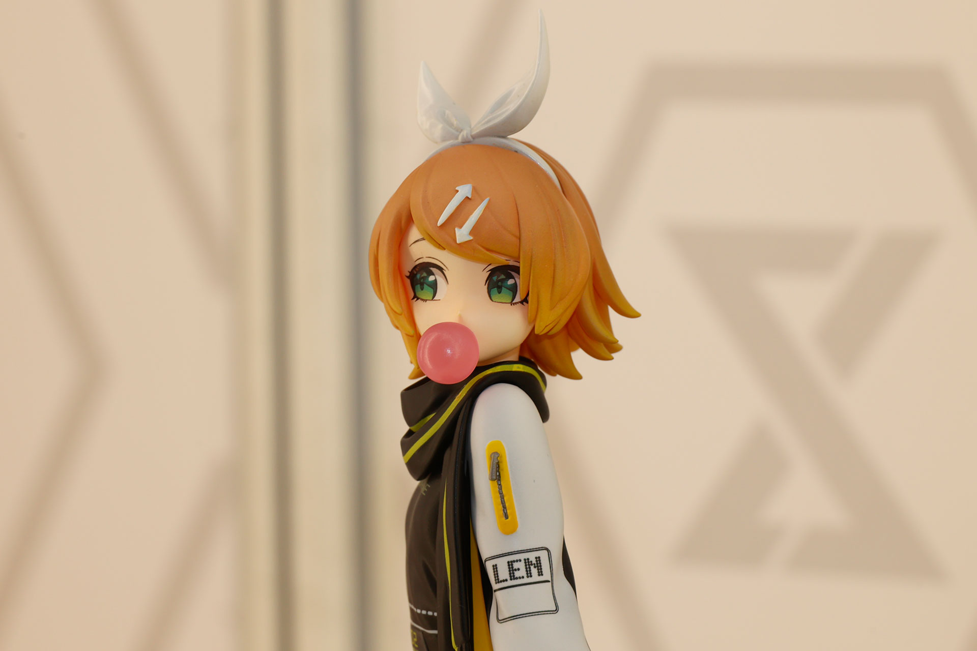 こちらも2025年12月に発売される1/7スケールフィギュア「ピアプロキャラクターズ 鏡音リン “Art by lack”」