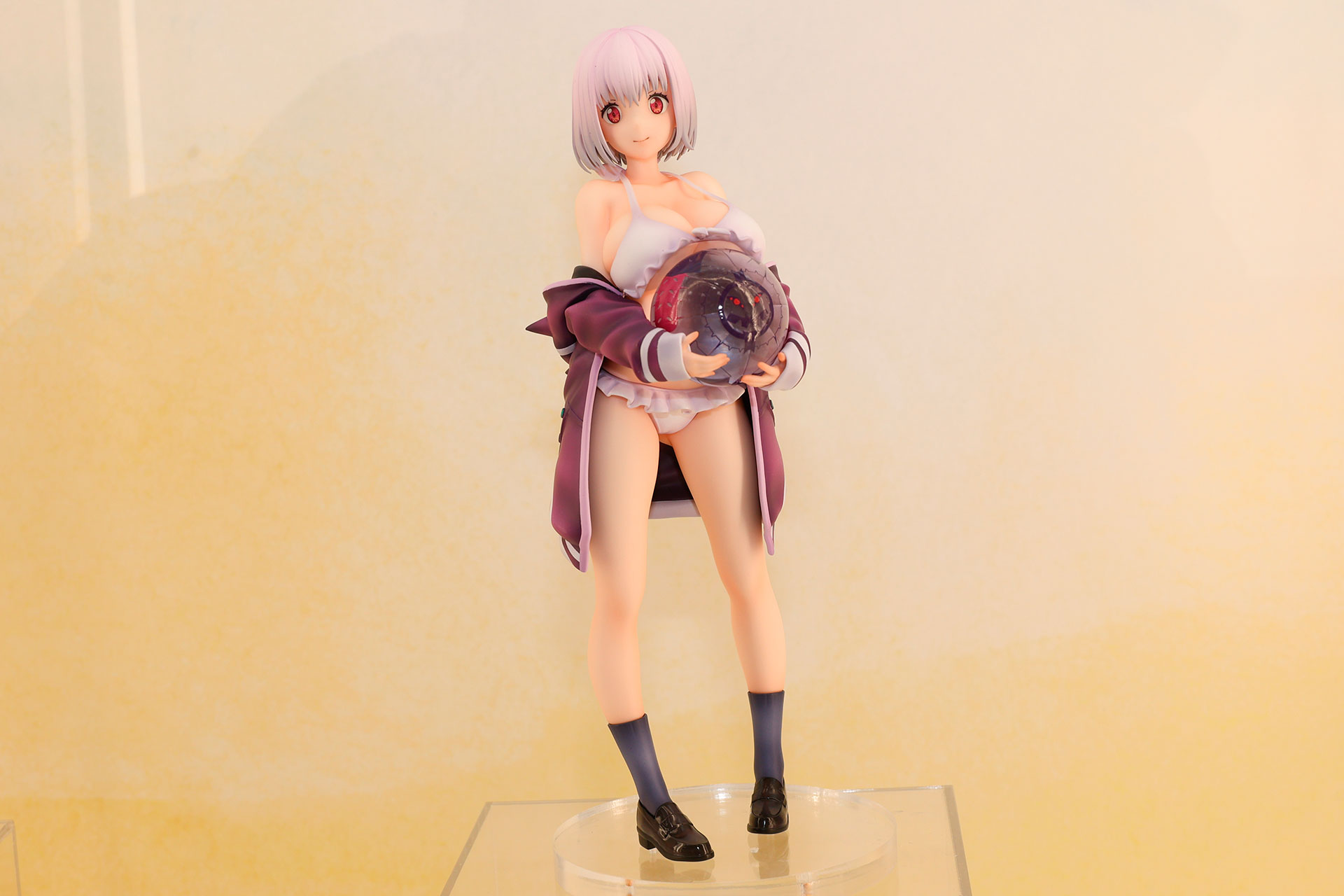 こちらもデコマスで展示されていた1/7スケールフィギュア「グリッドマン　新条アカネ」