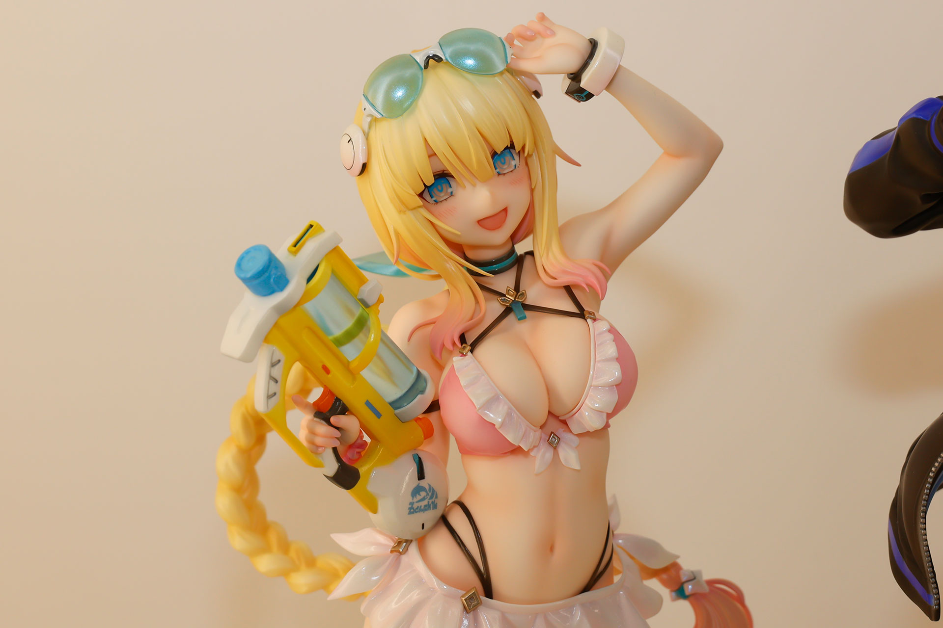 「PHANTASY STAR ONLINE 2es」からアフタルとホルシードが「サマーバケーション」バージョンで立体化