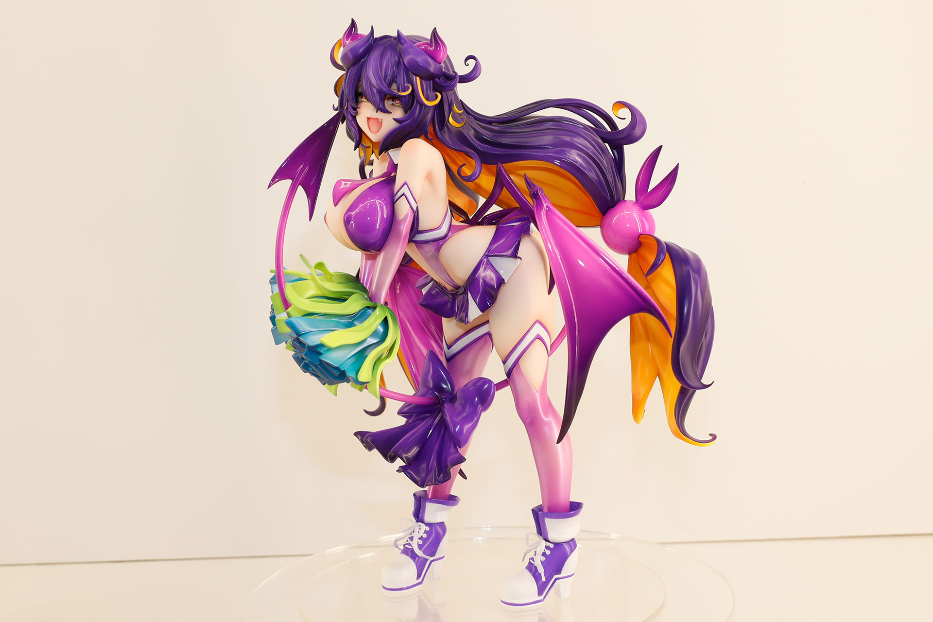 「ボンバーガール プルーン サキュバスチアコスVer.」がデコマスで展示