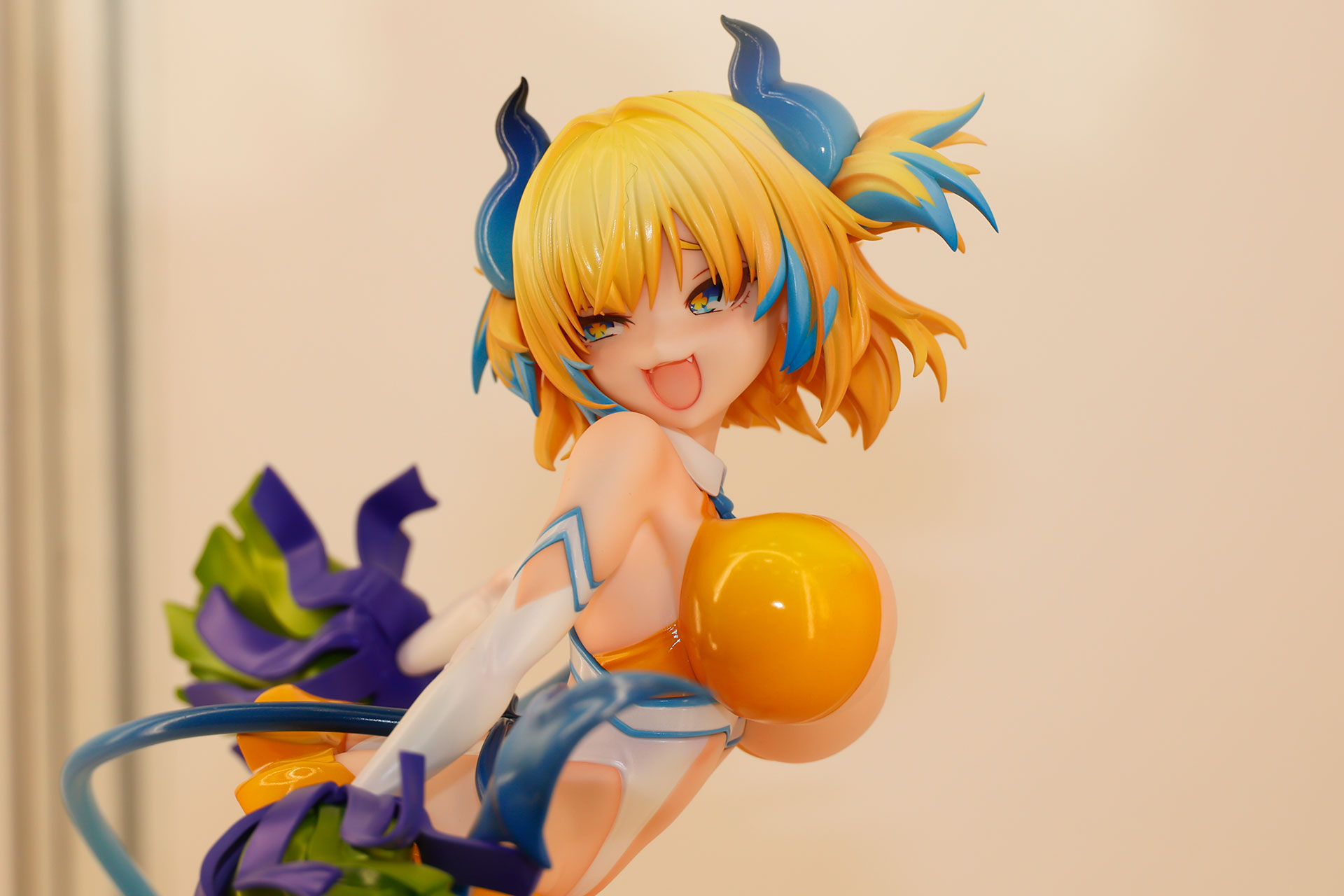 こちらもデコマスで展示されていた「ボンバーガール パイン サキュバスチアコスVer.」だ