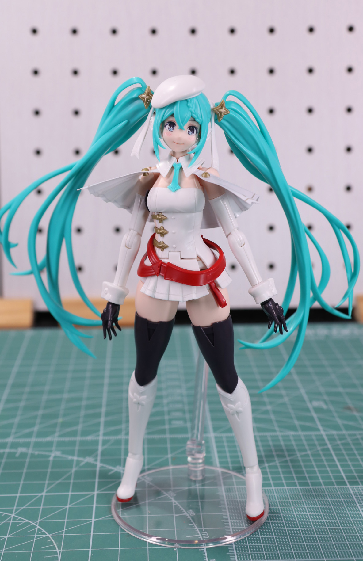 シールとデカールなしの仮組でもデザインイメージに近いプロポーションが表現されている