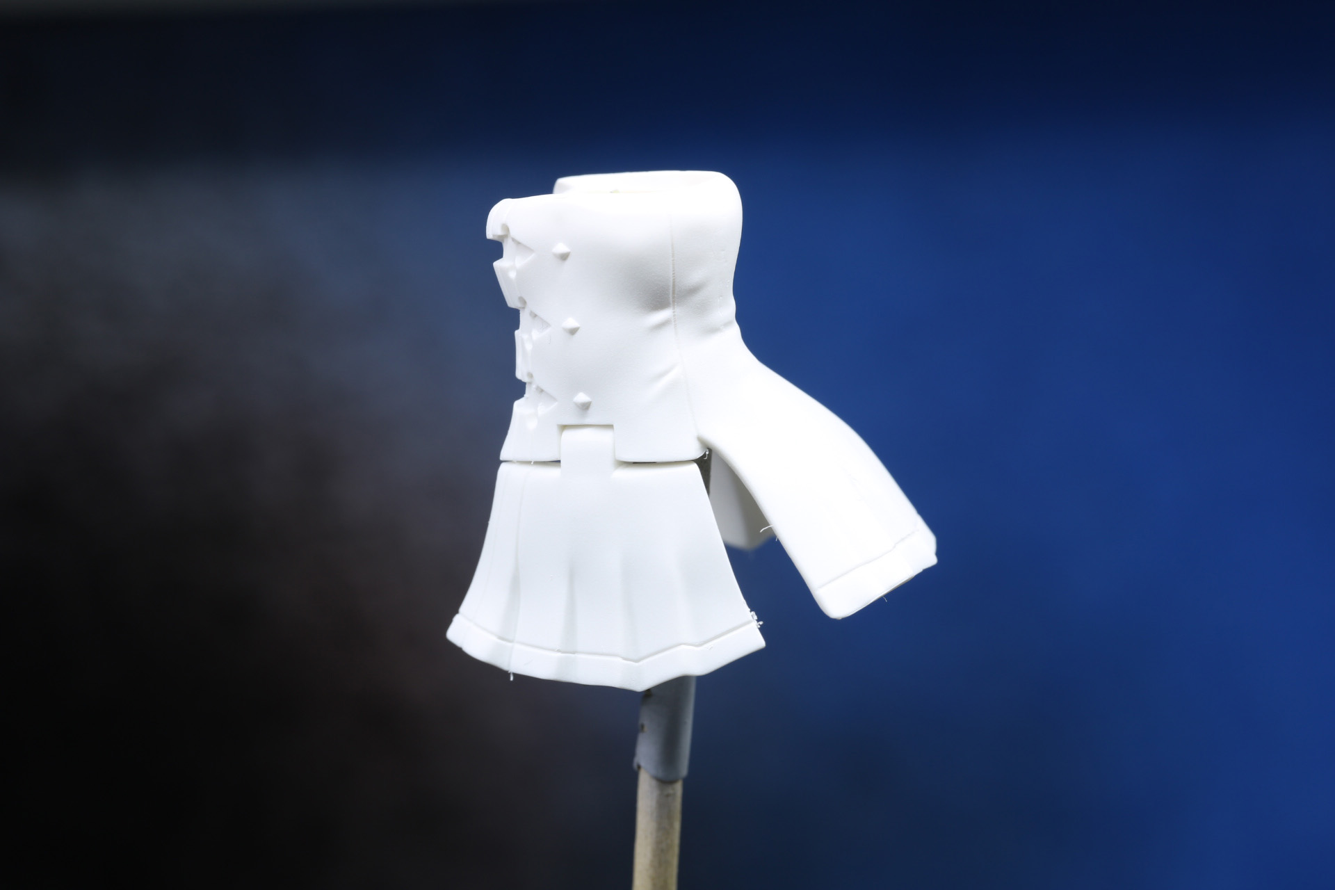 胴体パーツはプライマーを吹いた状態からサーフェイサーを重ねる