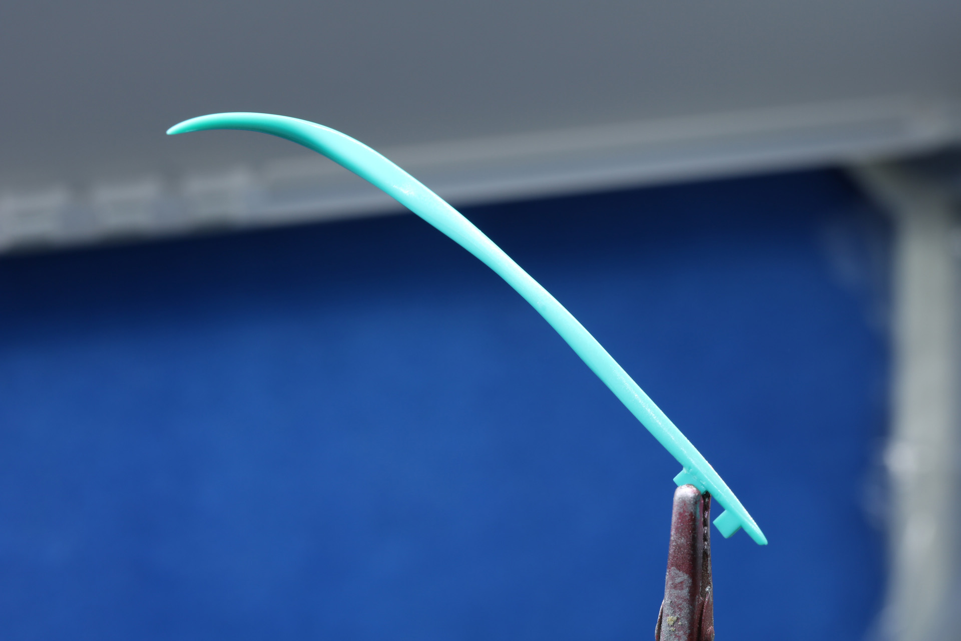 髪パーツも同様に数回に分けてサーフェイサーを吹く