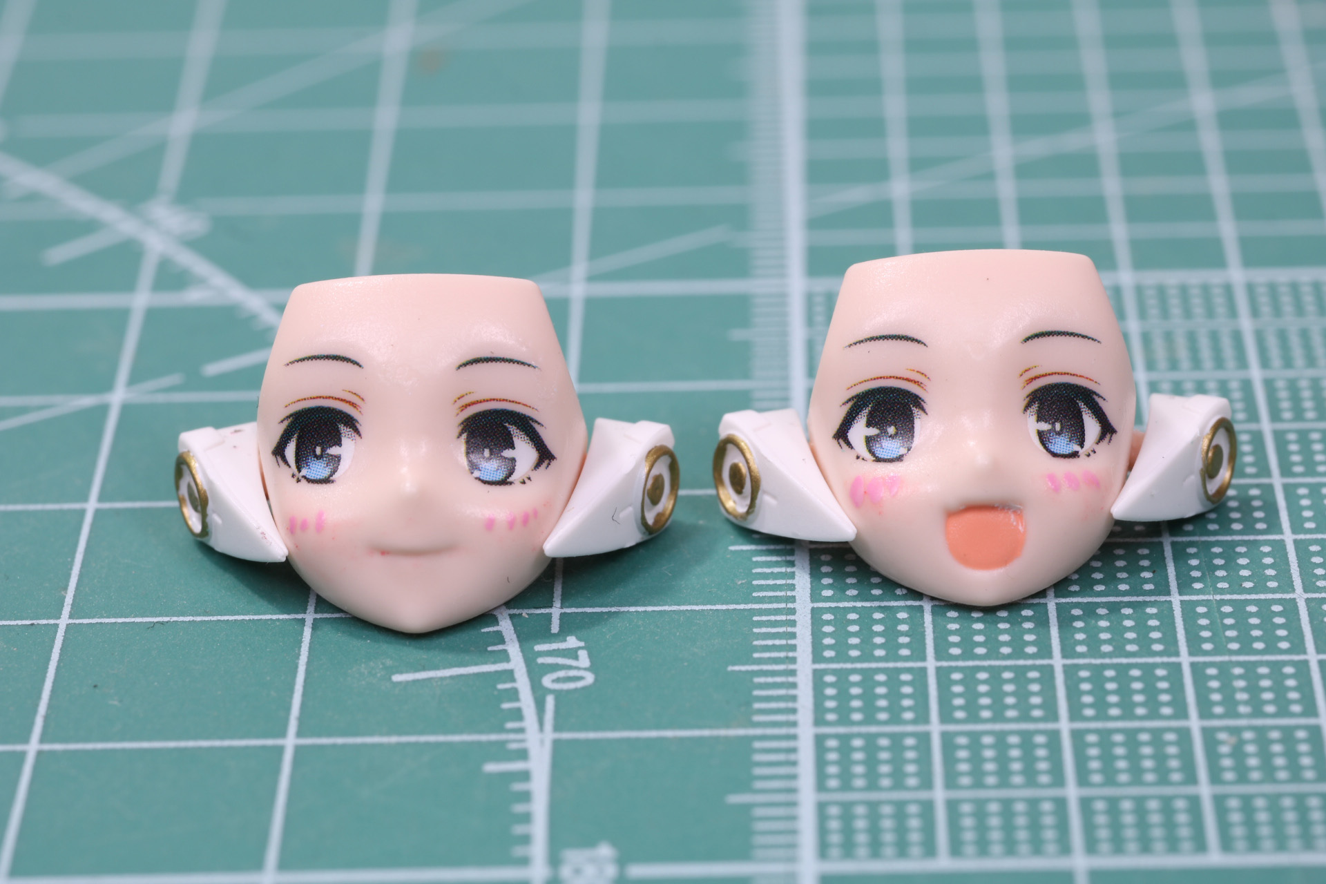 頬のチークと頬線を彩る