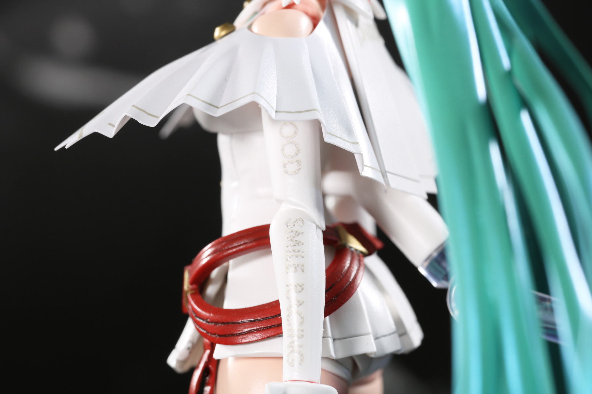 デカールによりイラストイメージに近づけることが可能