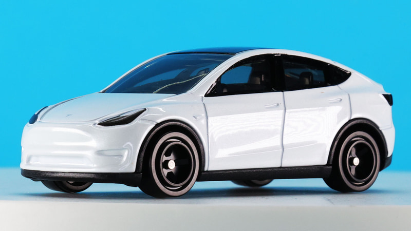 フロントのヘッドライトも塗装でくっきり！