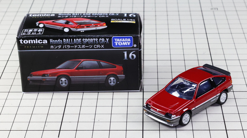 通常仕様：レッド／ガンメタリック