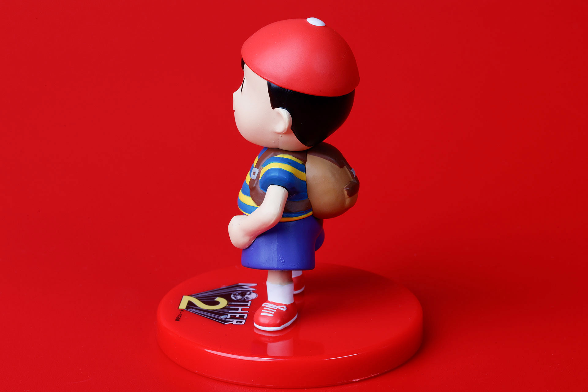 サイズは全高約60mmだ