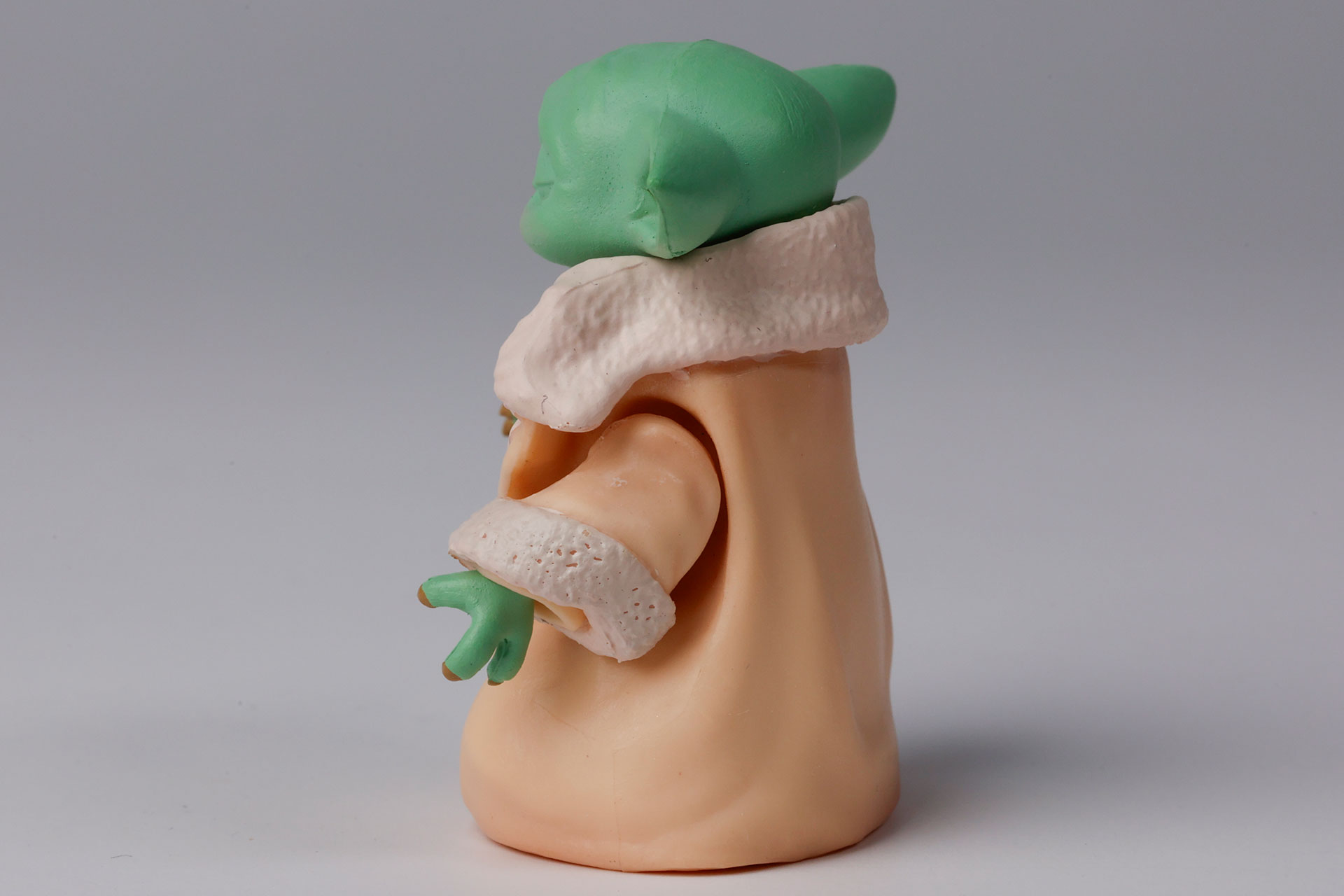 横から見ると、通常のグローグーの姿とあまり変わらない