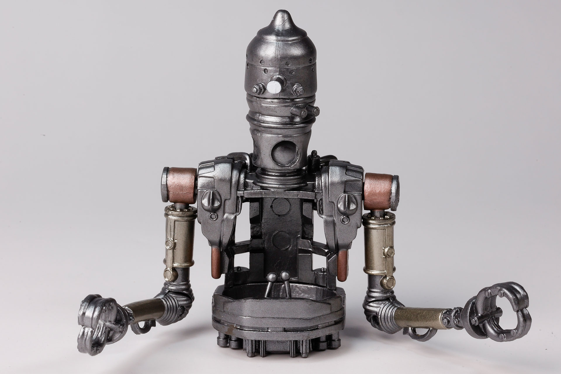 IG-12の無骨なスタイルがしっかり再現されている