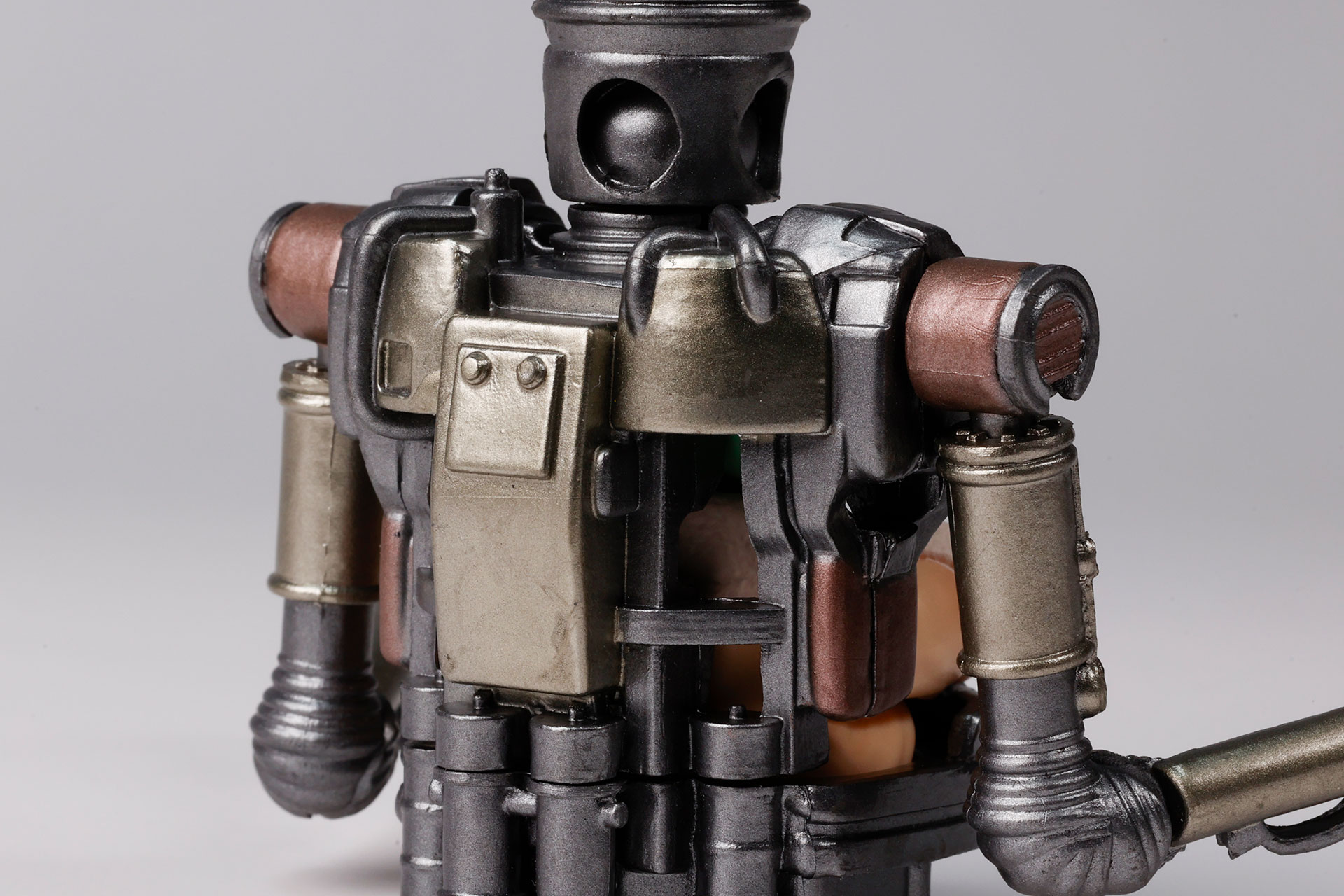 同じ金属だが細かく塗り分けられているのは面白い