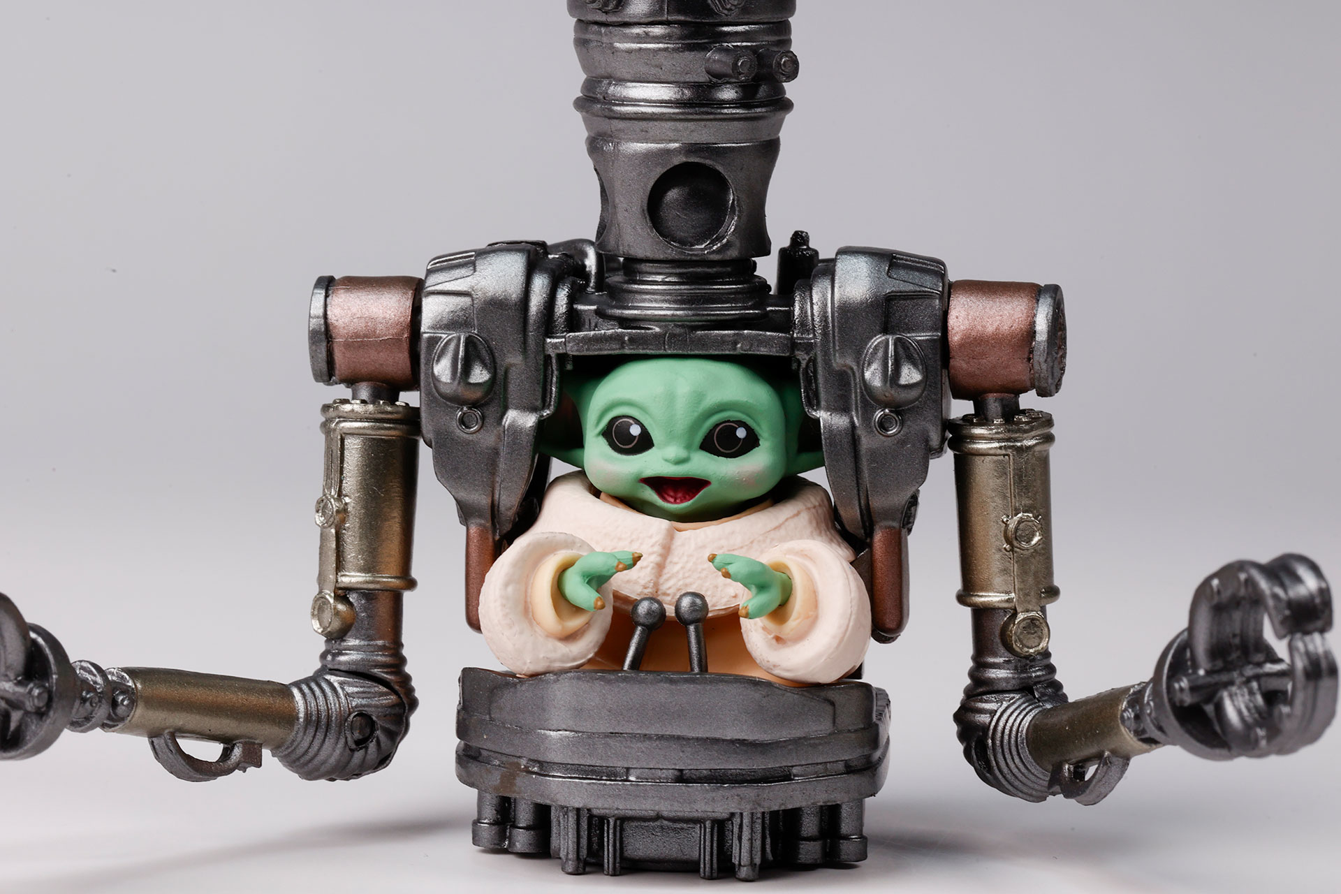 グローグーがすっぽりと収まるようにデザインされている