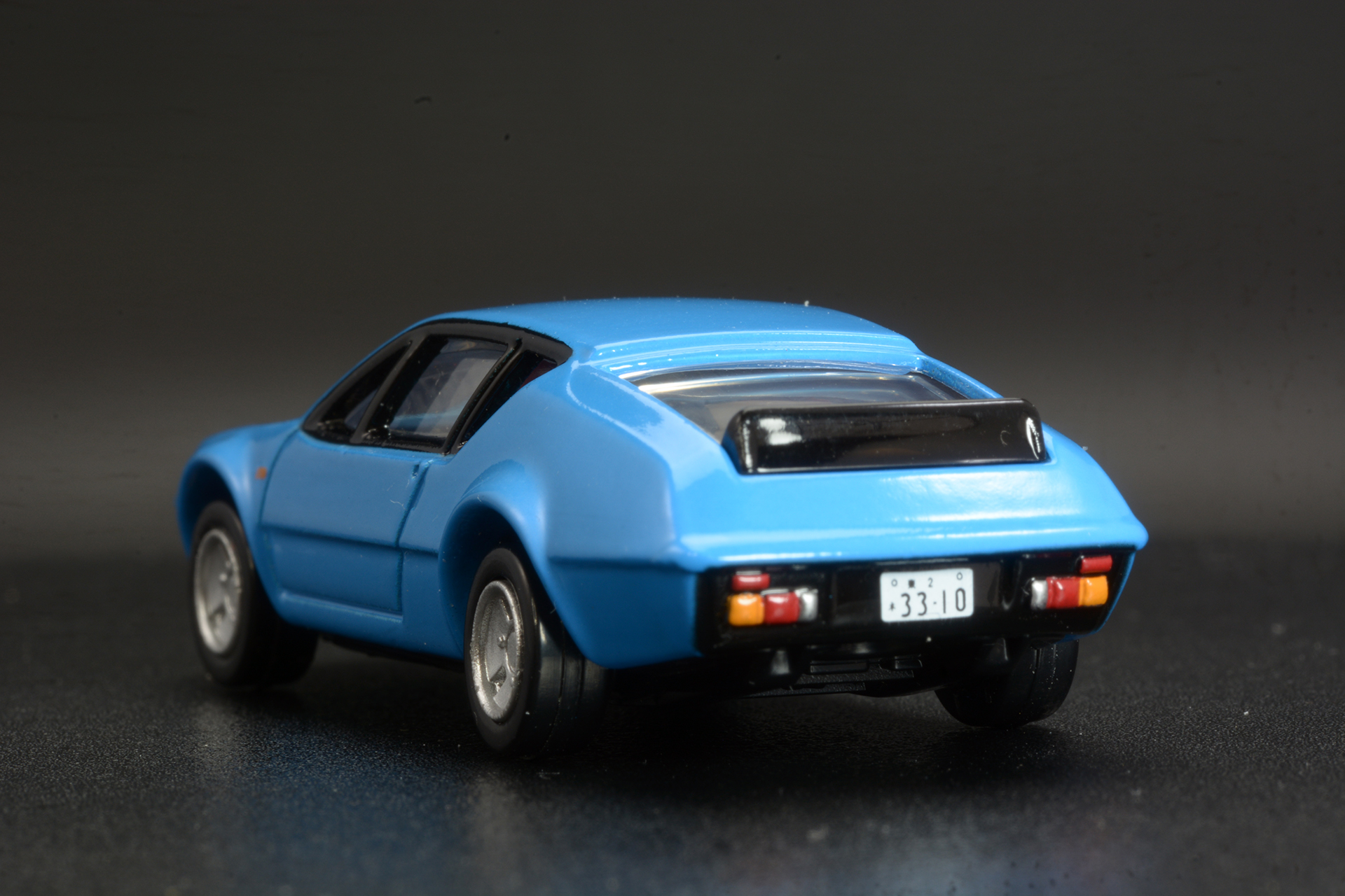 ミサトのA310は、「ヱヴァンゲリヲン新劇場版 序」だけでなく、TV版「新世紀エヴァンゲリオン」にも登場している。「シンジを迎えに来たミサトの車」として覚えているファンも多いだろう