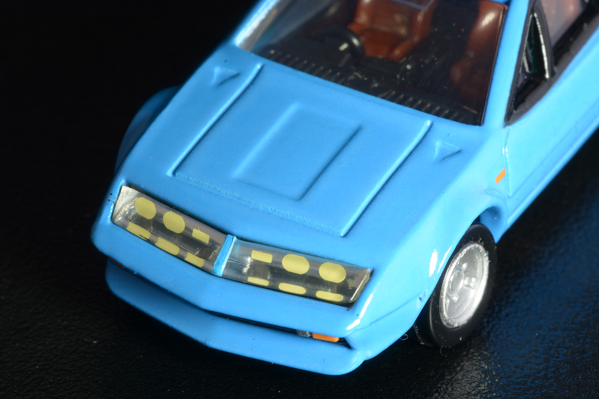 特徴的なライト。ミサトのA310後期型だが、ライト周辺は前期型のものとなっている