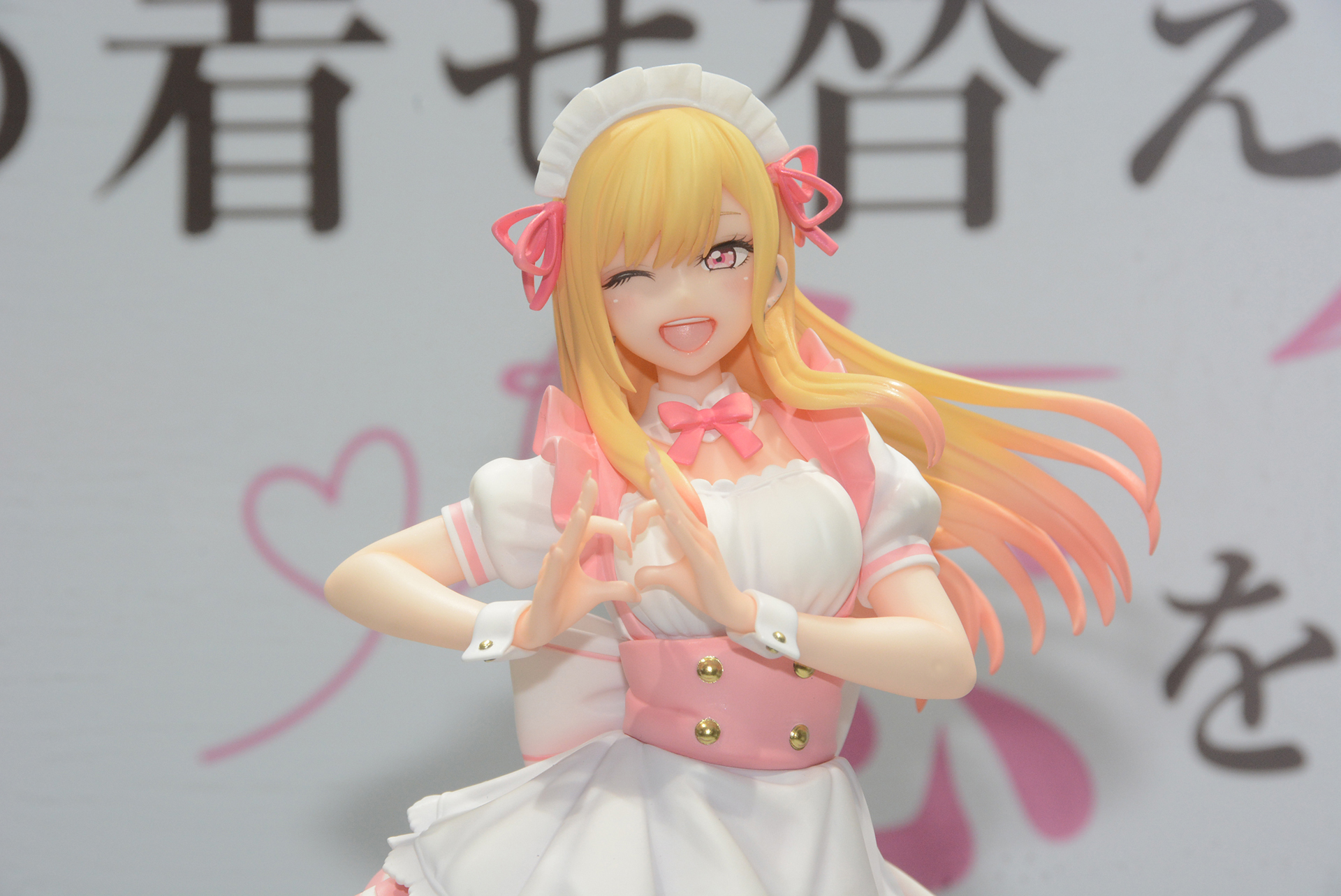 アニメ「その着せ替え人形は恋をする」がモチーフのフィギュア「喜多川海夢 プリティメイドVer.」。予約は3月より、価格は22,000円