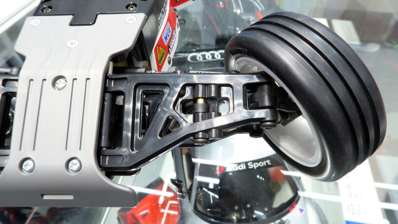 パーツを反転させることで2種類のホイールベースに切り替えることができる