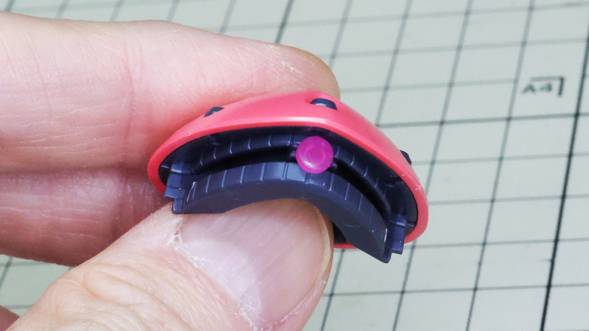 アンテナに注意して本体に組みつけました。まんまズゴックになりました！