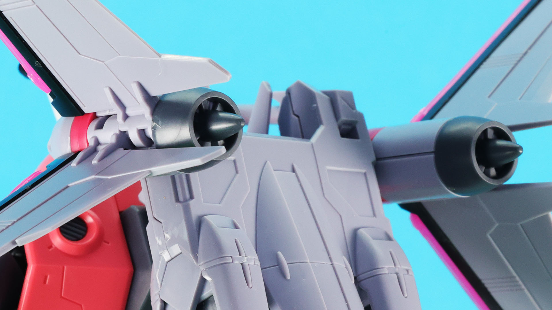 バックパック“フォランテス”の精密なディテール