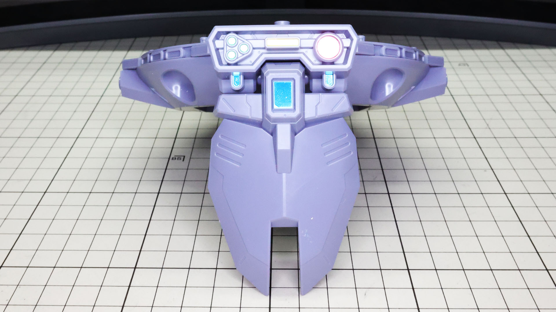 センサー類のディテールパーツを組み付けました