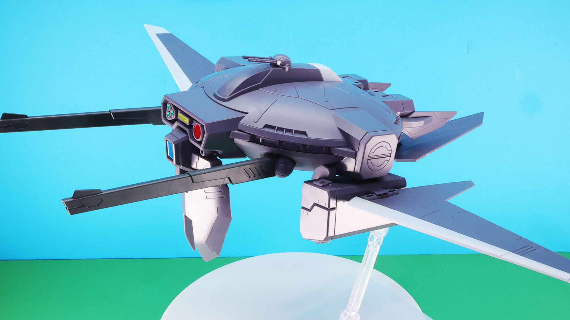 機体上面のディテールに注目