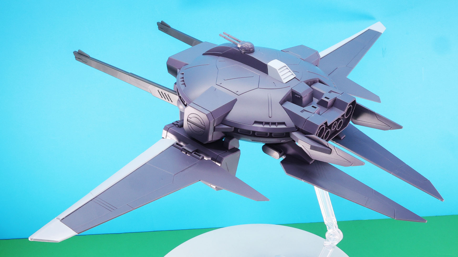 機体上面のディテールに注目