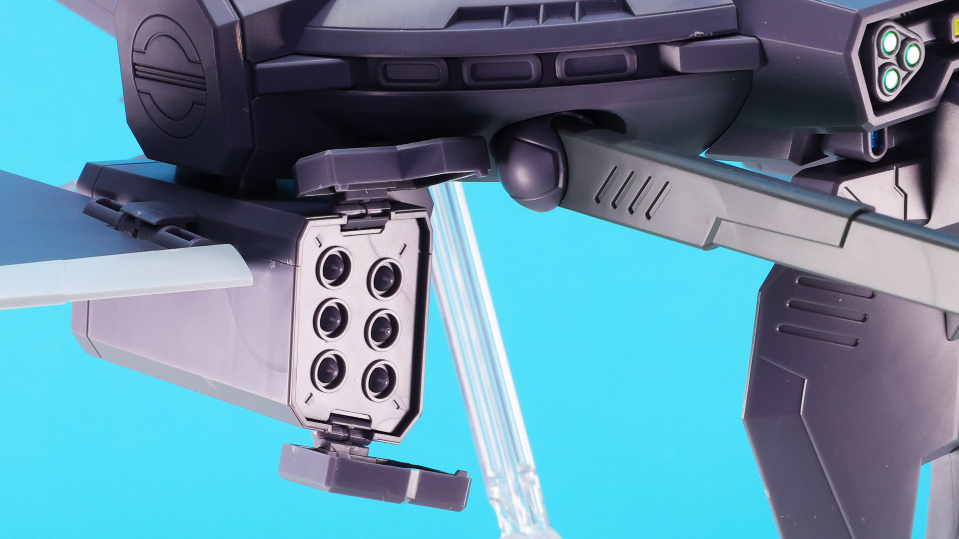 ミサイルポッドの弾頭を塗り分けられたらかっこいいですね！