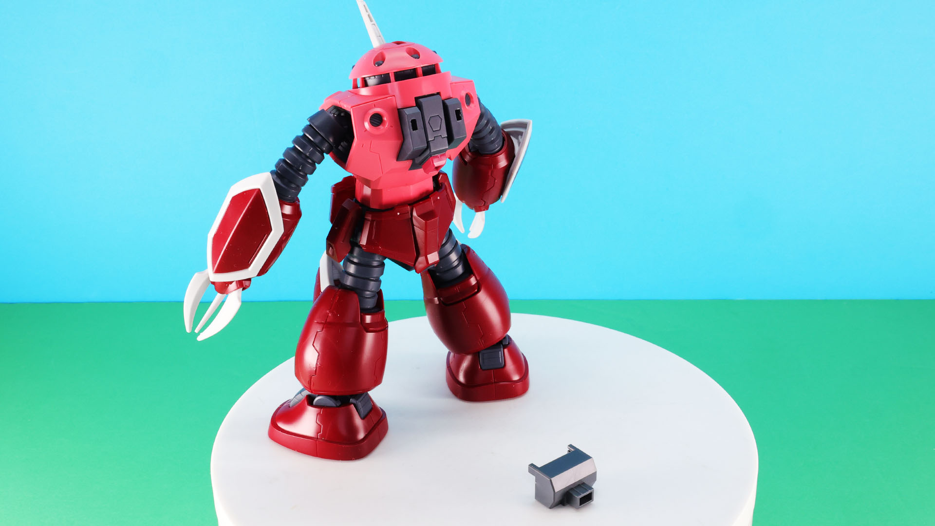 ズゴック（SEED FREEDOM Ver.）本体には懸架アームに対するジョイントを接続します