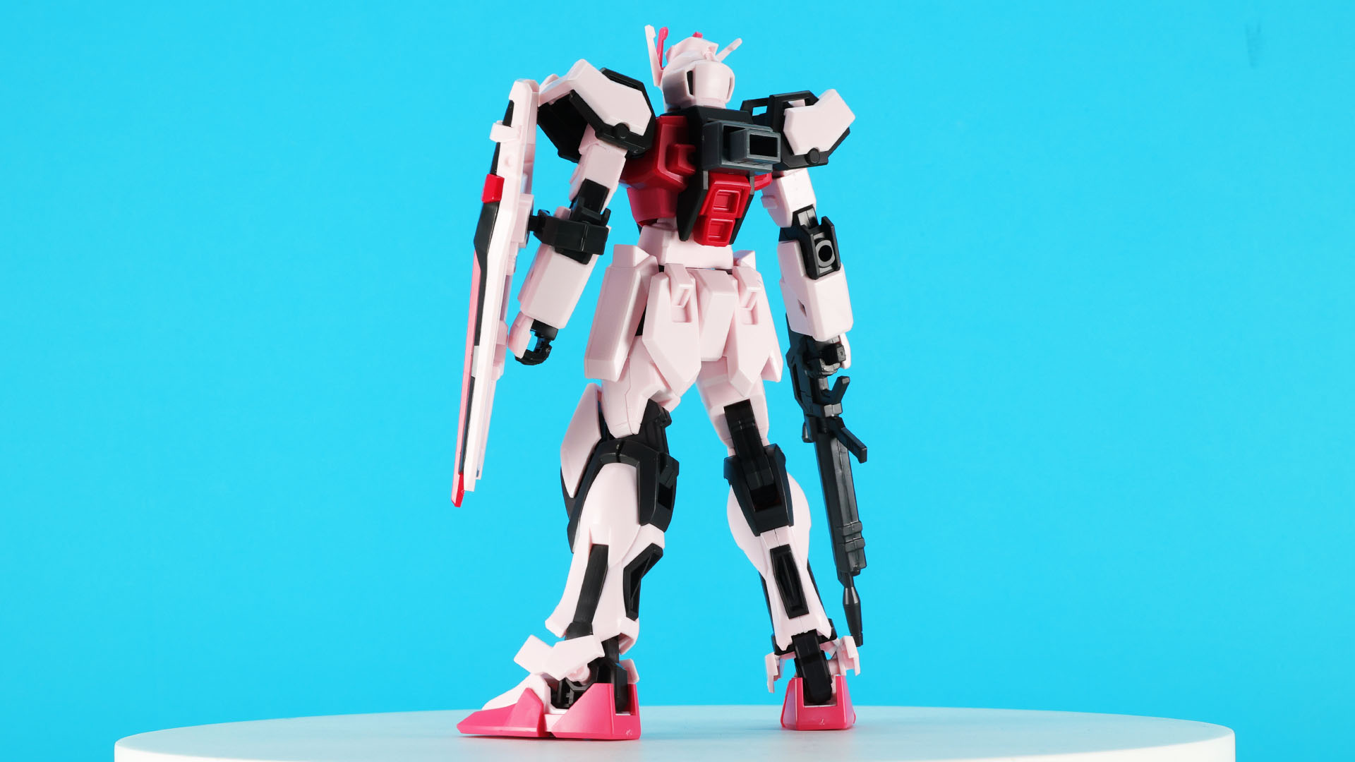 背面にはキャバリアーアイフリッドとのジョイントパーツを接続しています