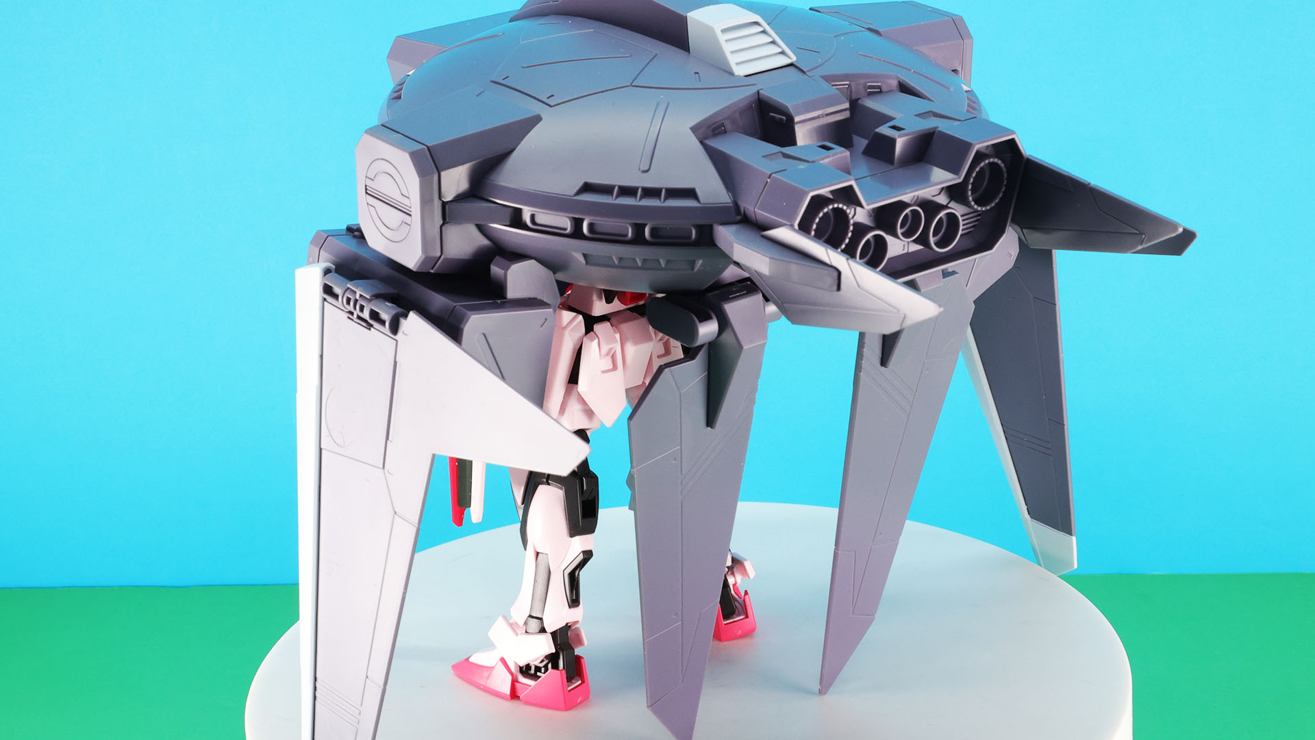 オーブの護りを強化する支援メカ