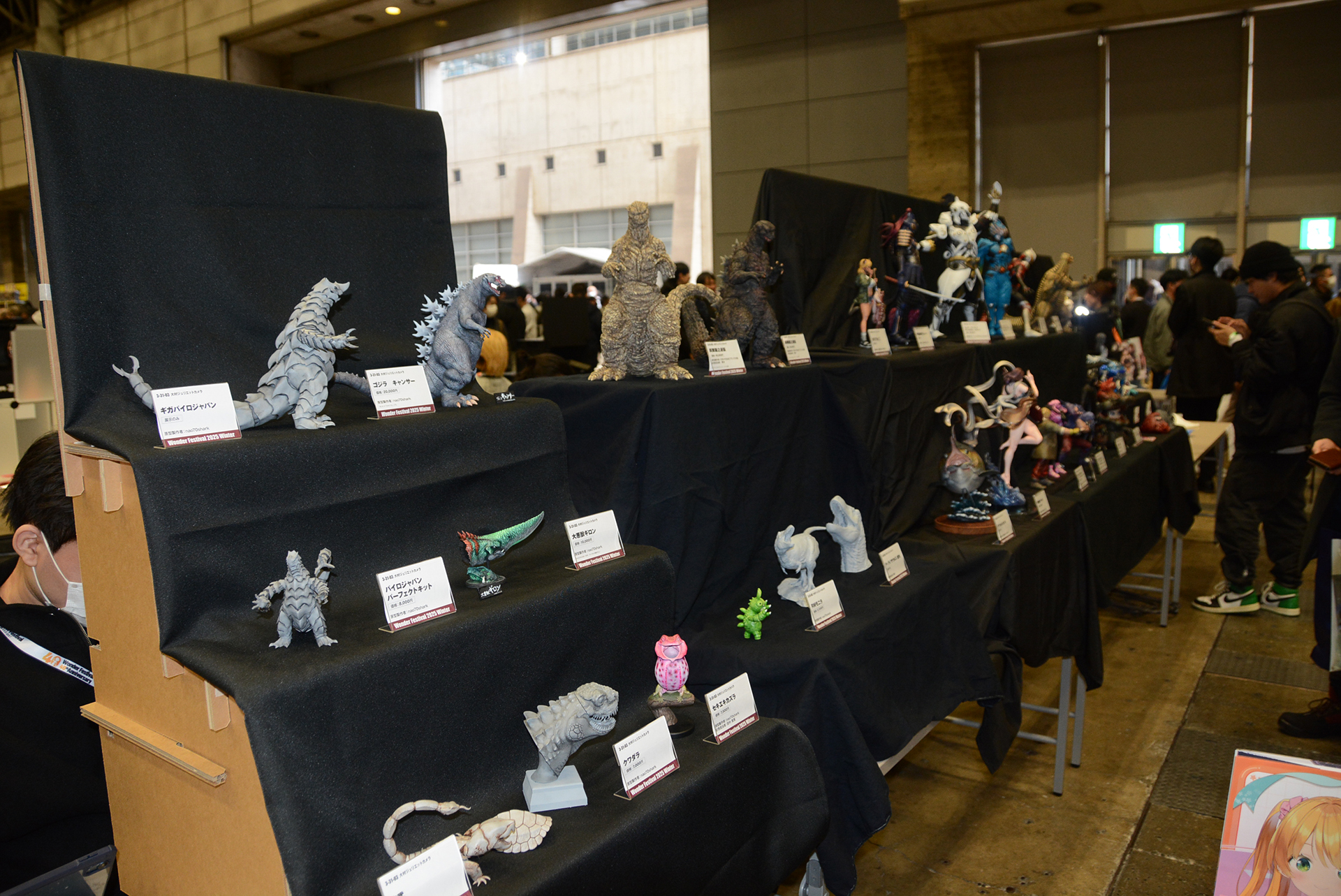 「大村ジュリエットカメラ」は10人以上のメンバーがいるディーラーとしては大きな規模だ。会場ではたくさんの作品を出展していた