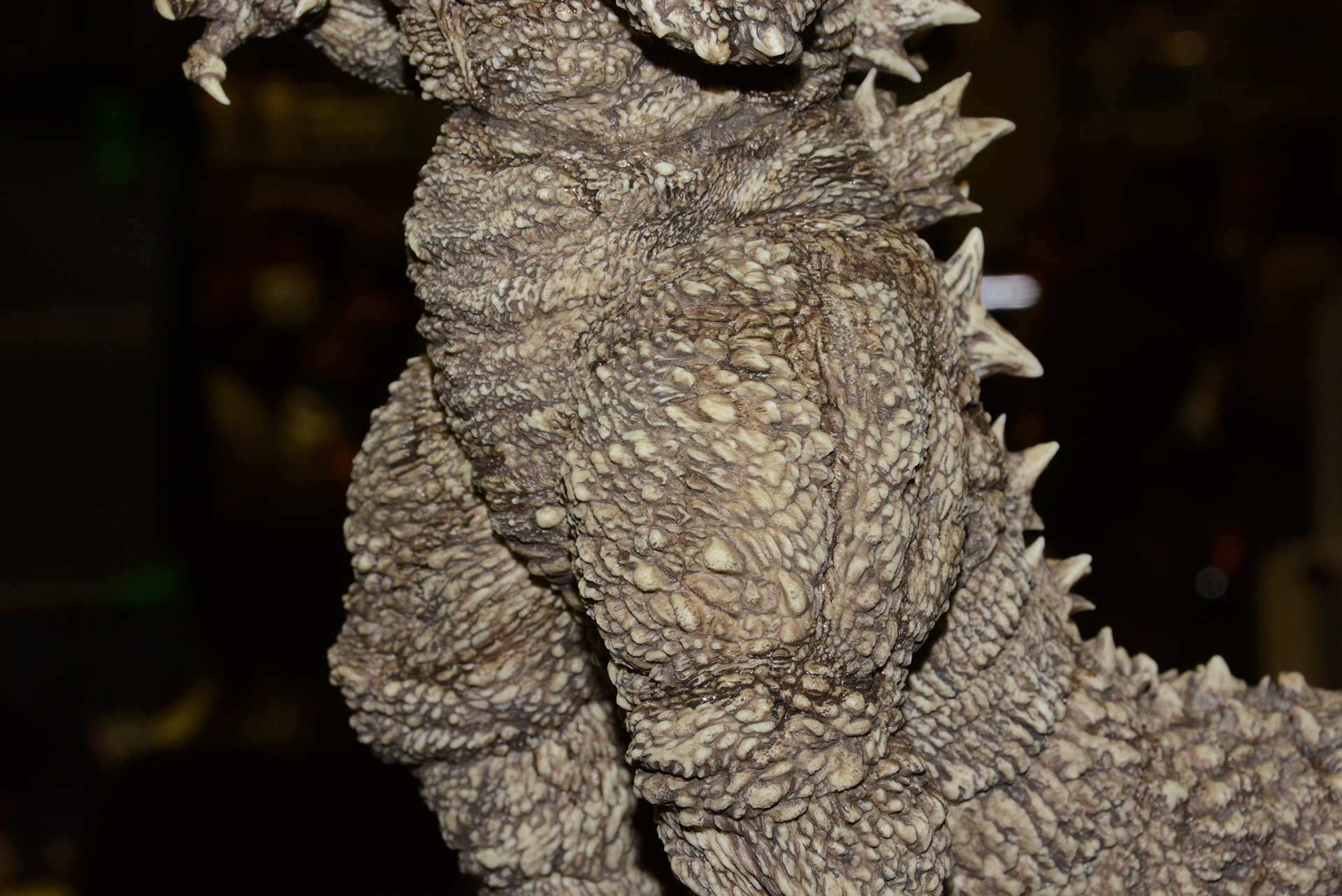 データから出力、立体物としてから修正を加えているという