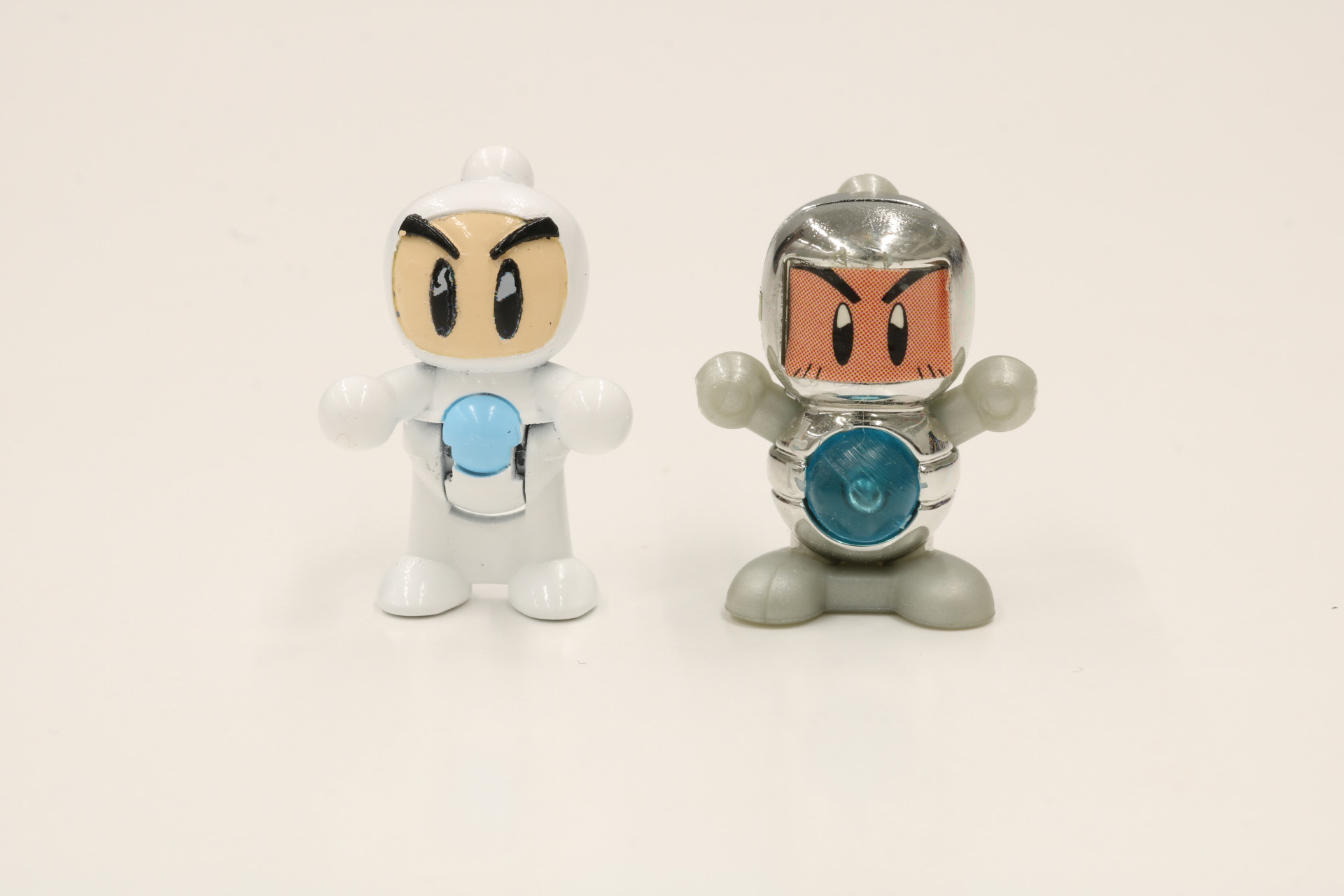 パイロットのしろボンの比較。「トイライズ」（左）とプラキット（右）