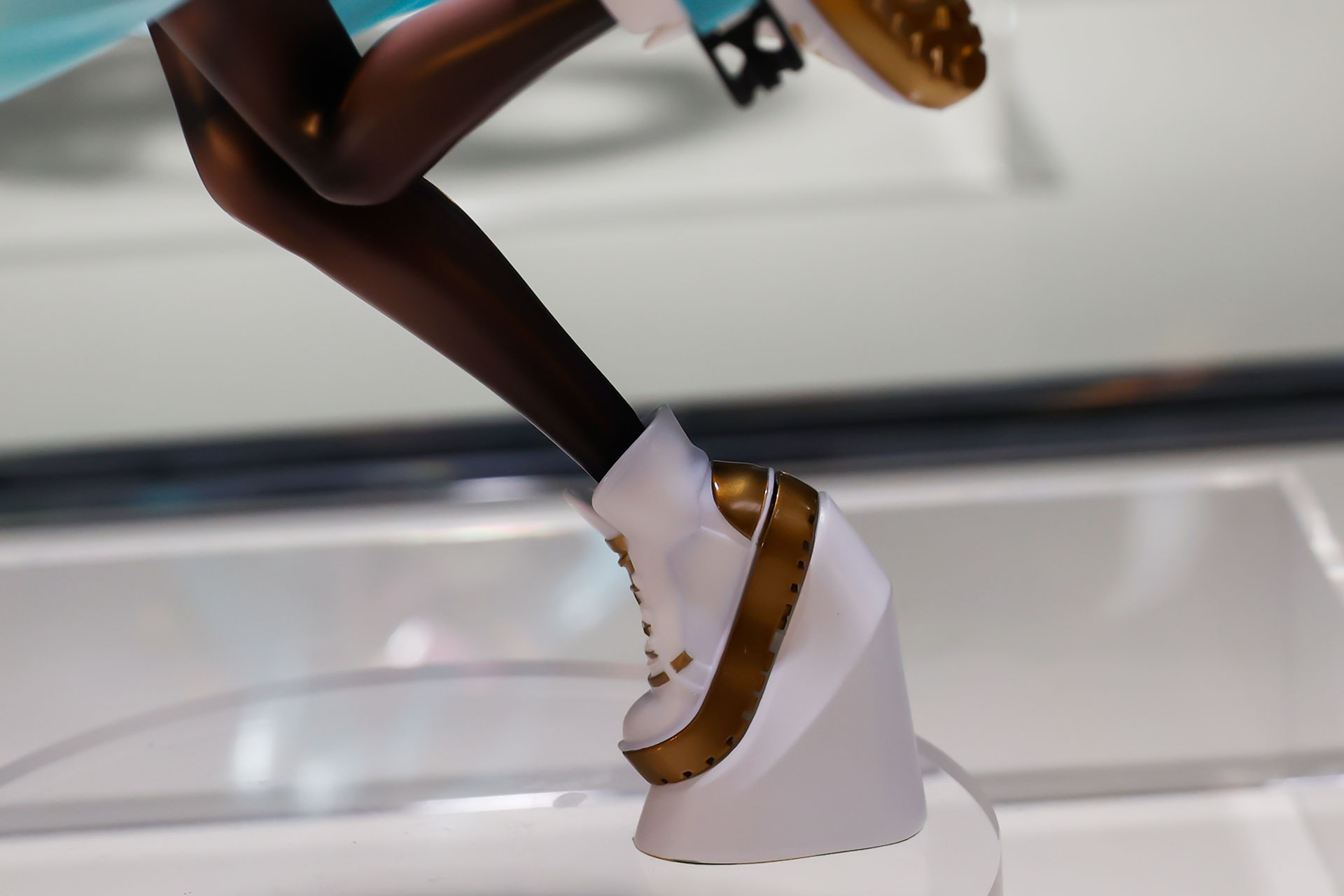 片足で全体を支えている状態だ