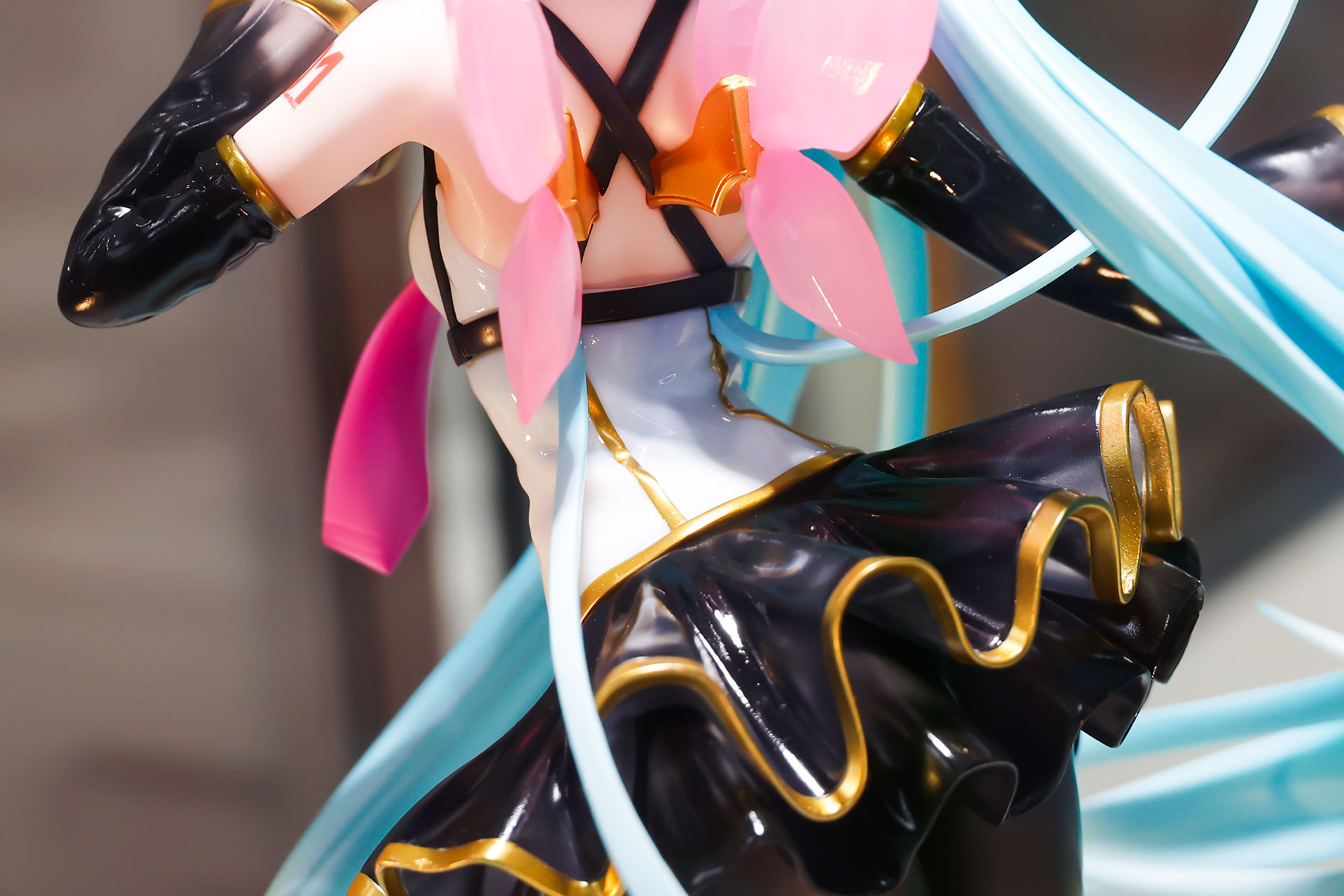 随所に金色があしらわれており、高級感がある見た目だ