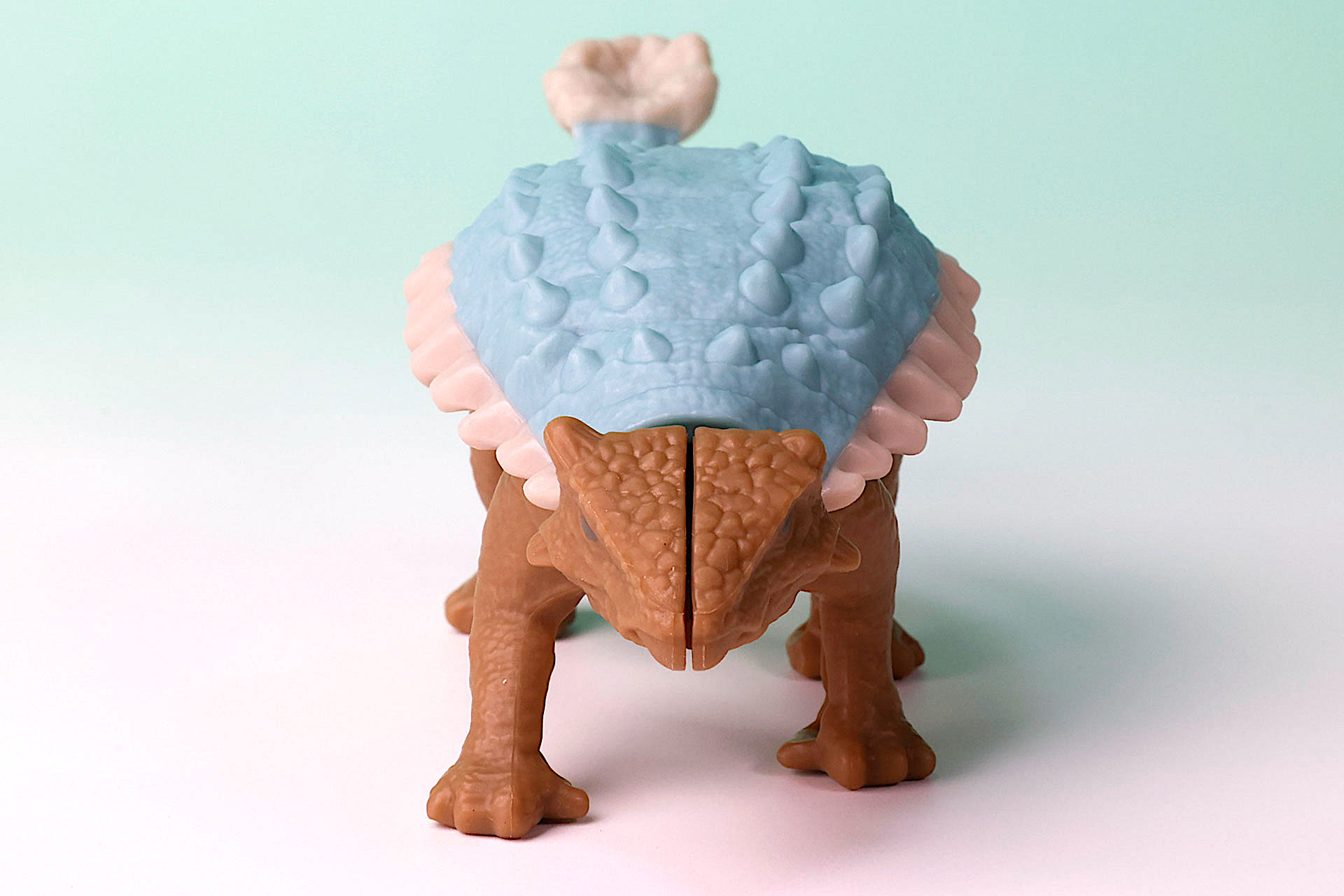 のっしりと歩きそうな見た目だ