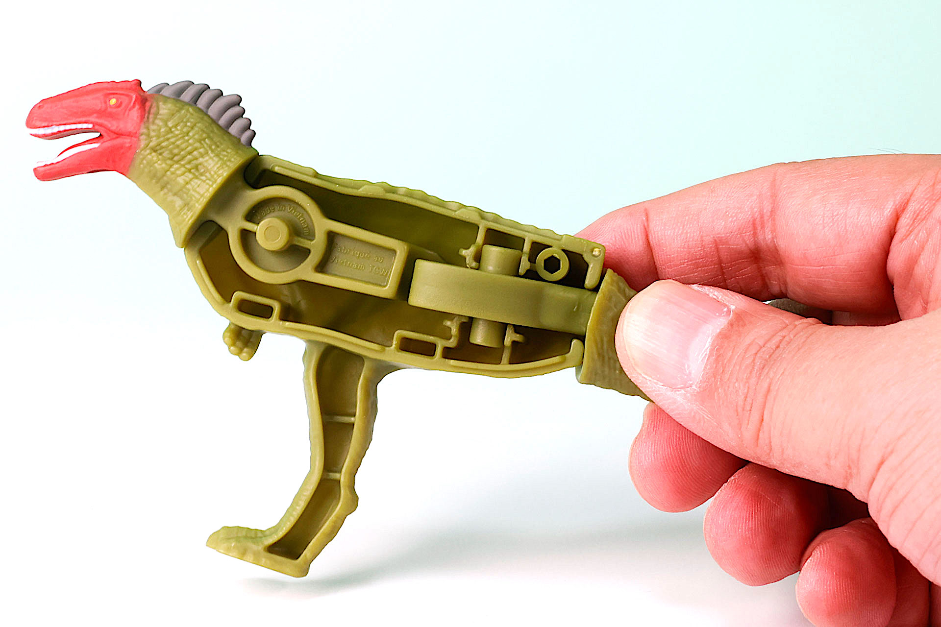 基本は順番にパーツを取り付けていけばOKだ