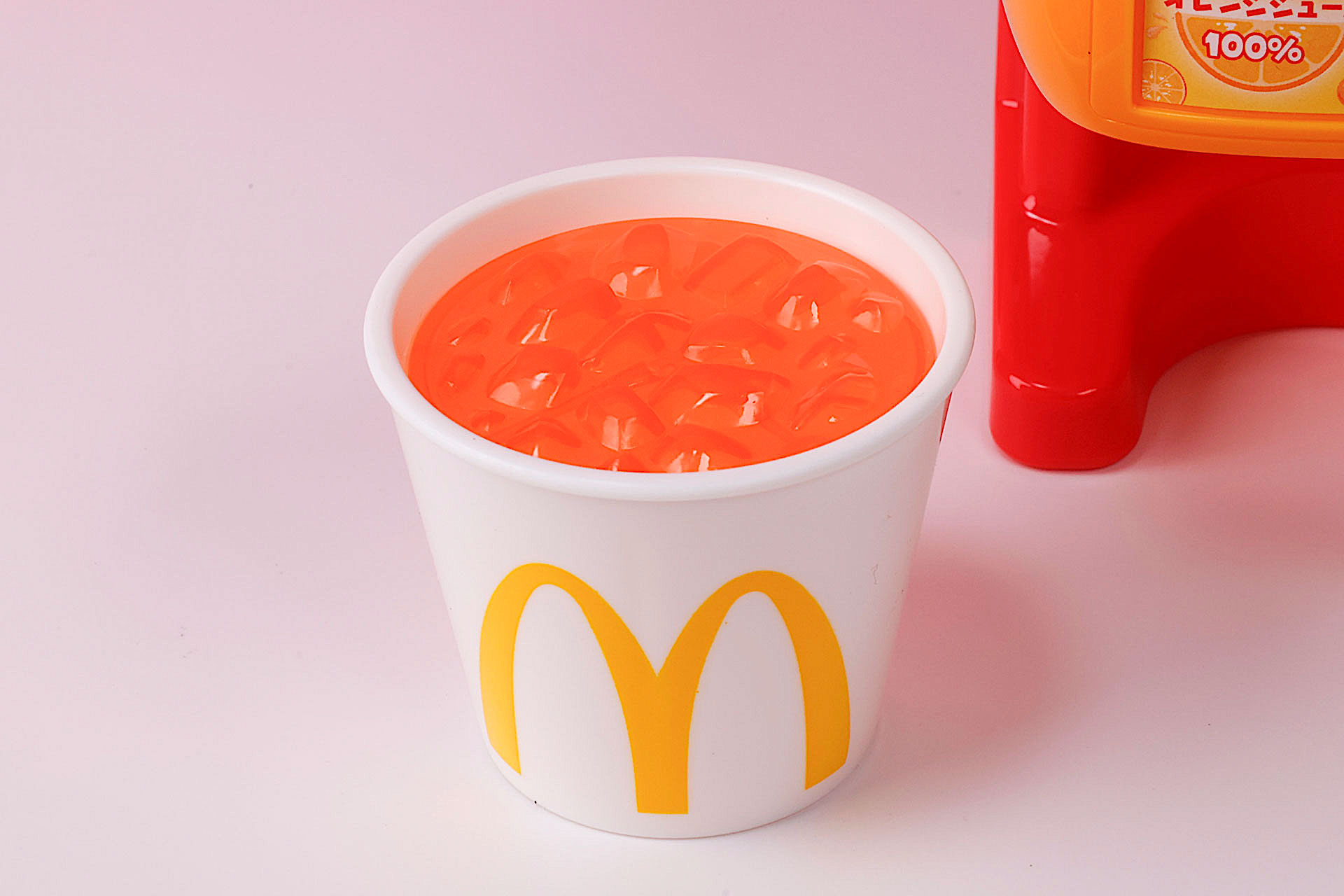 パネルを変えるだけで2種類のジュースを作ることができる