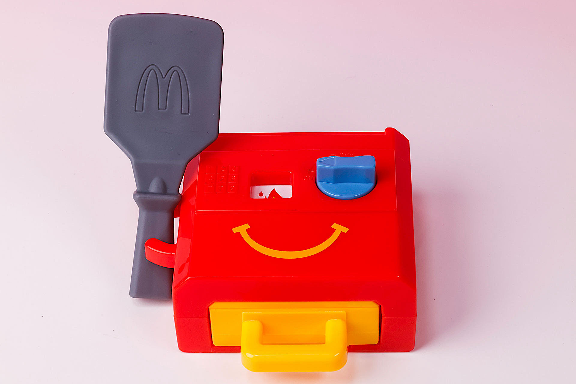 ヘラにもマクドナルドのマークが描かれている